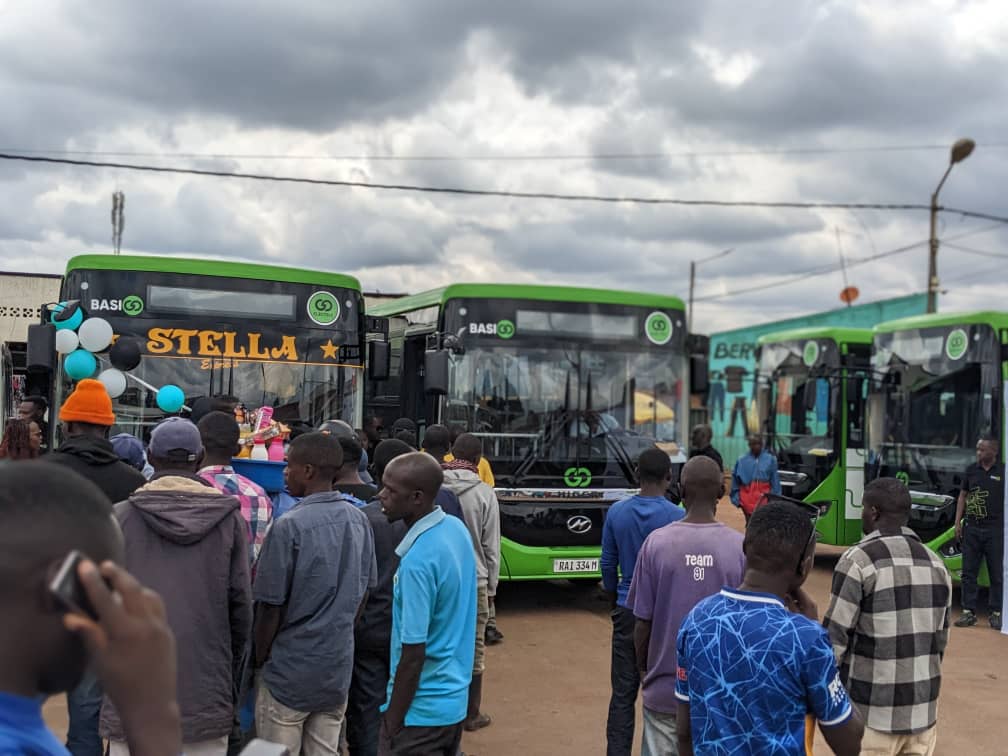 Isango Star 91.5 FM... - Isango Star 91.5 FM Official