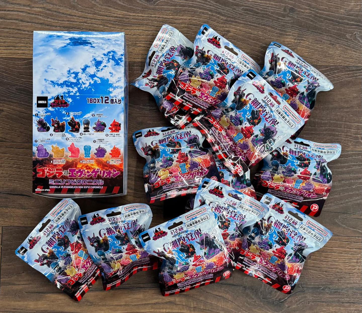 Superman - 本日新商品登場 ゴジラ対エヴァンゲリオン ミニソフビ 