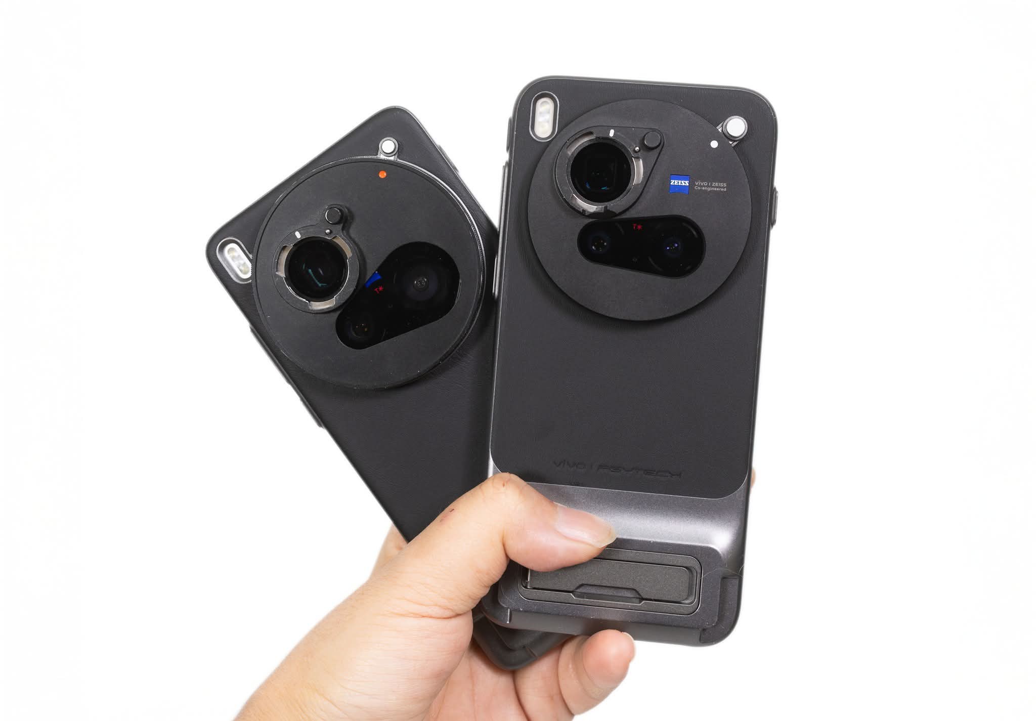 Vivo X300 Ultra Zeiss Teleconverter G2 and G2 Ultra support almost
