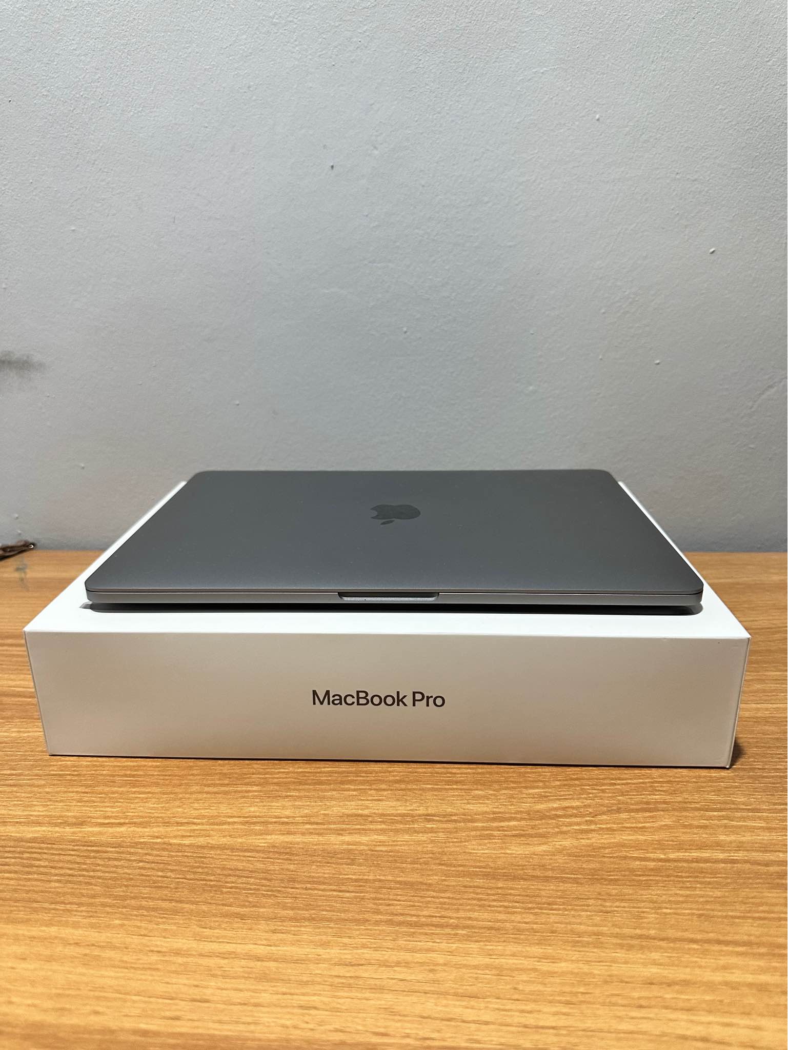 MacBook Pro 13インチ M1 8GB/256GB バッテリー83％ MacBook Pro 13インチ M1 8GB/256GB バッテリー83％