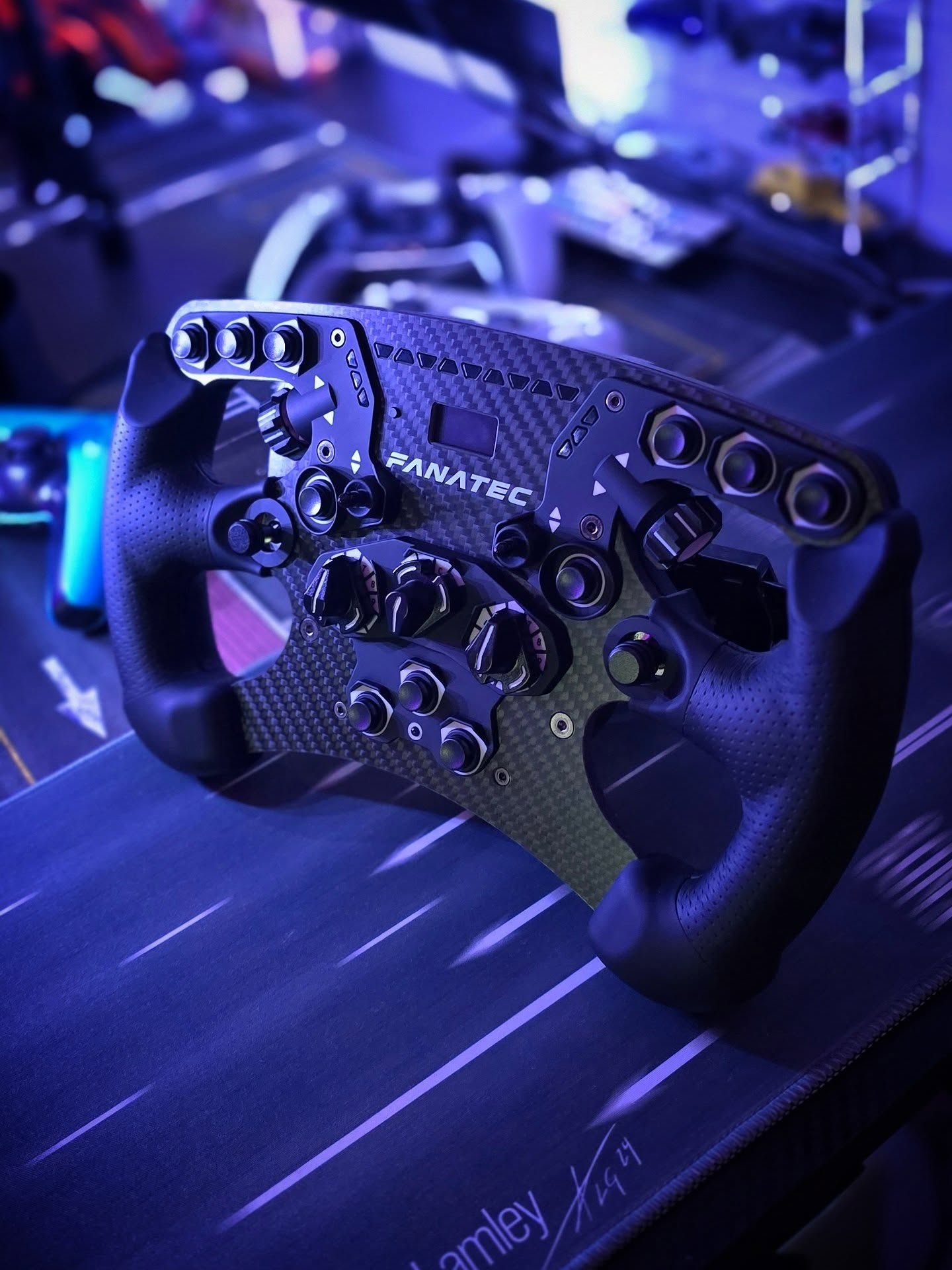 Create your own F1 race weekend with Fanatec ClubSport Formula V2.5