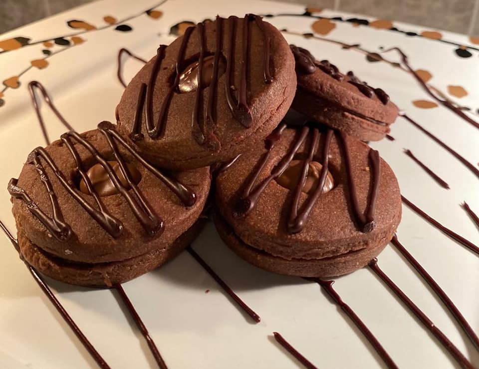 Nutella sable is here!! 🎉🎉🎉 It's ooey... - SYNZO Pâtisserie