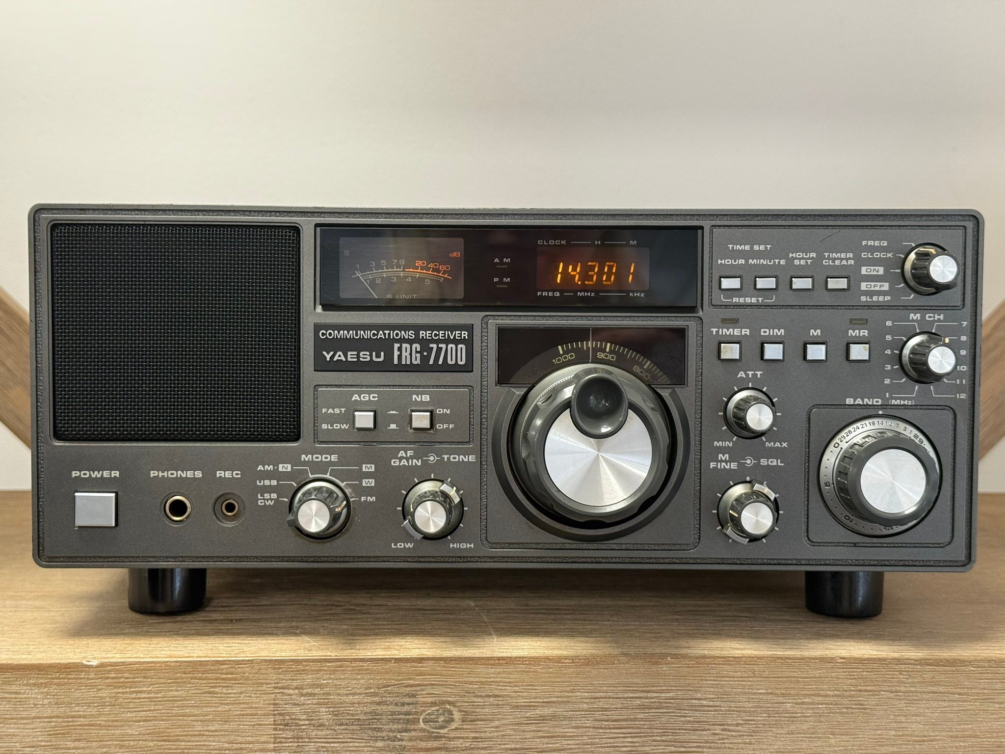 Yaesu FRG-7700 HF communications receiver for sale