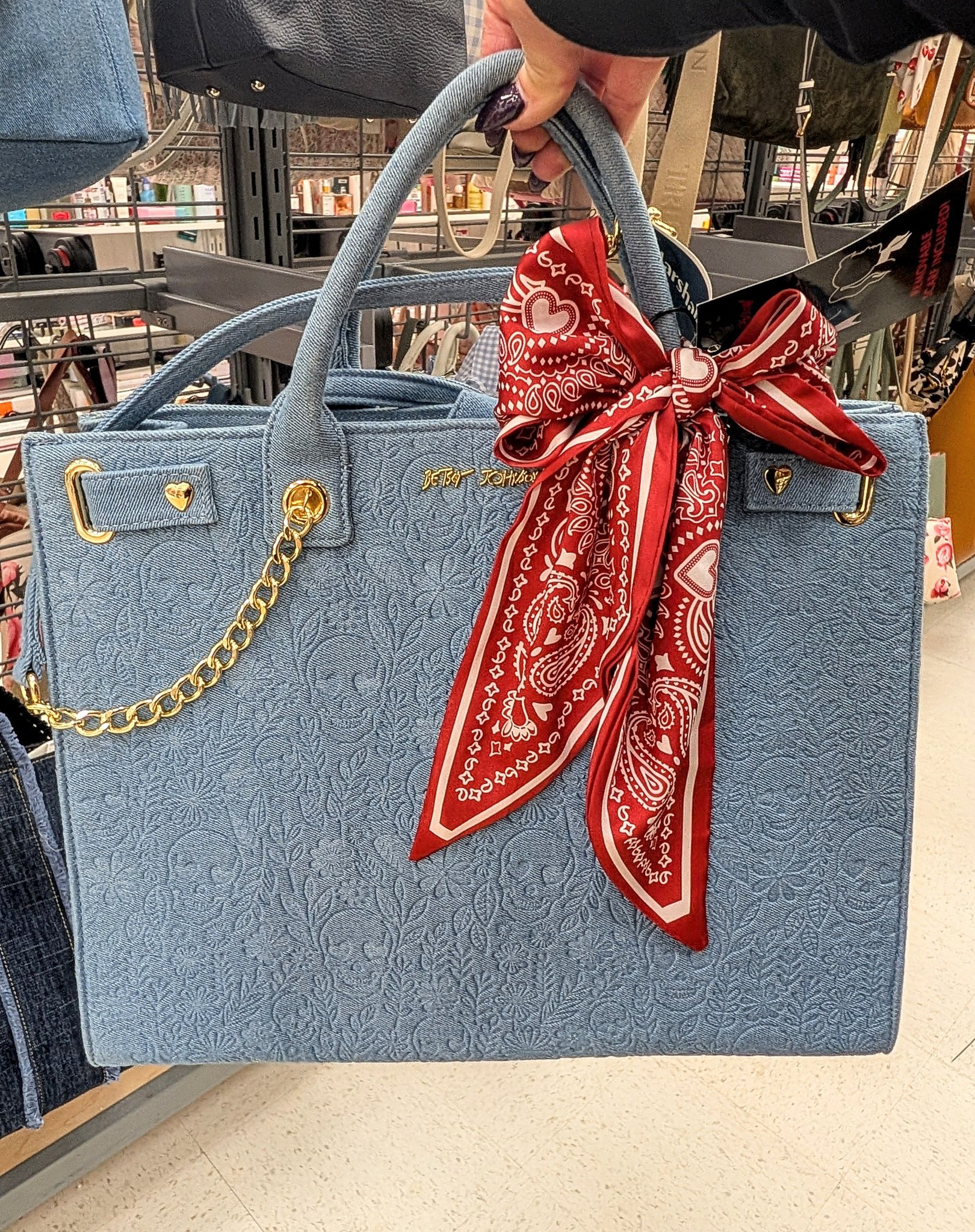 This Betsey denim skull tote from Marshalls you guys!! 😱👜🩵💀✨