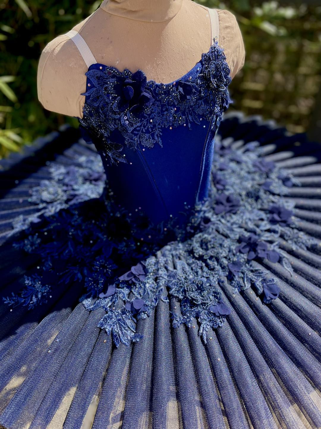 royal blue tutu dress How divine is this tutu?! 💙 A deep, navy is soooo classy and unusual, it'll stand out a mile on stage and look so elegant! Sexy Black Halter Bodycon valentines This gown is perfect Colour:Navy Blue