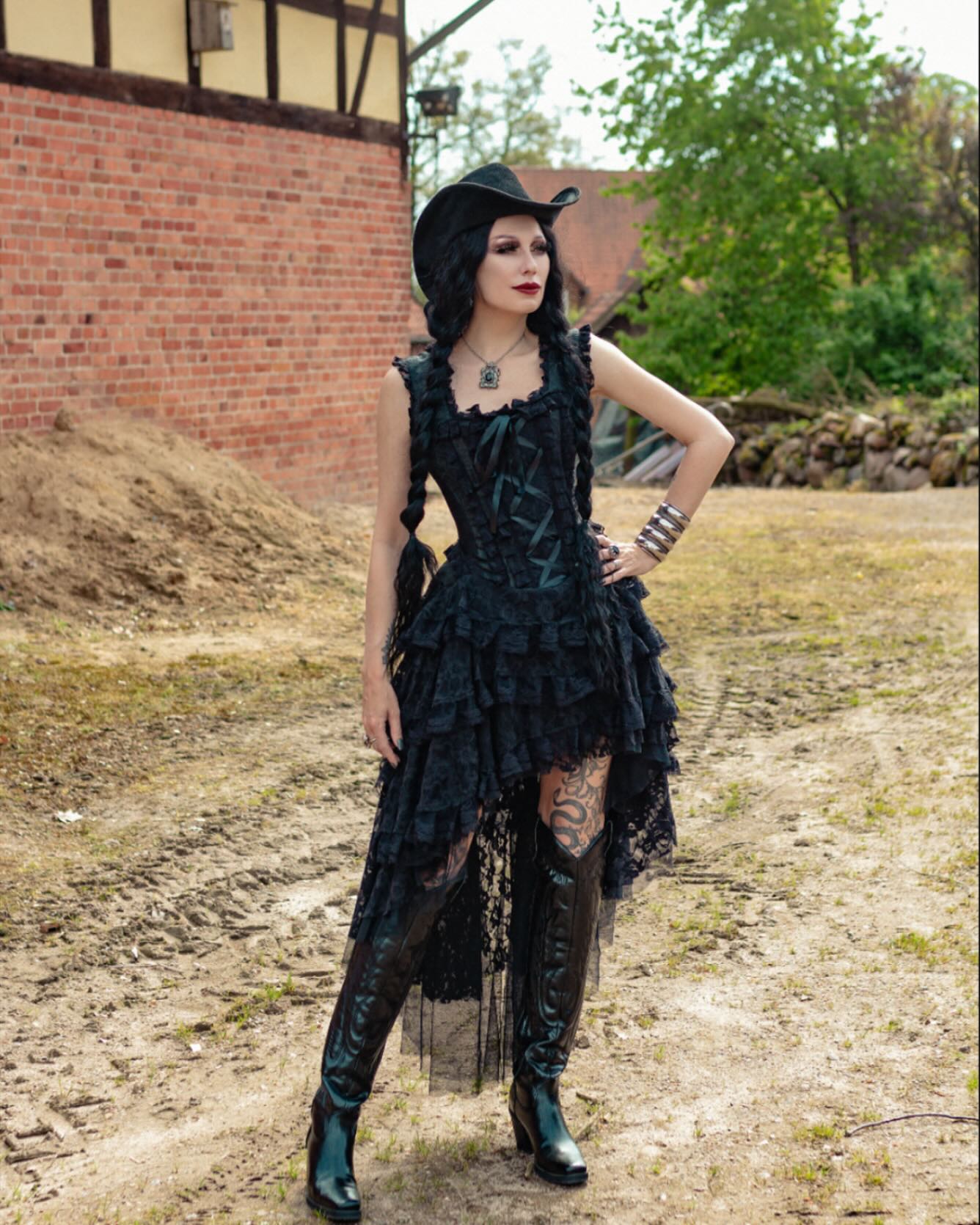 burleska corset dress Repost @katrin_lanfire 🖤 Ophelie in black king brocade #burleska #burleskacorsets with lace frills and atf-sm-03.25.26 Size:16 34-35 Crown & Ivy™ Women's Ophelie
