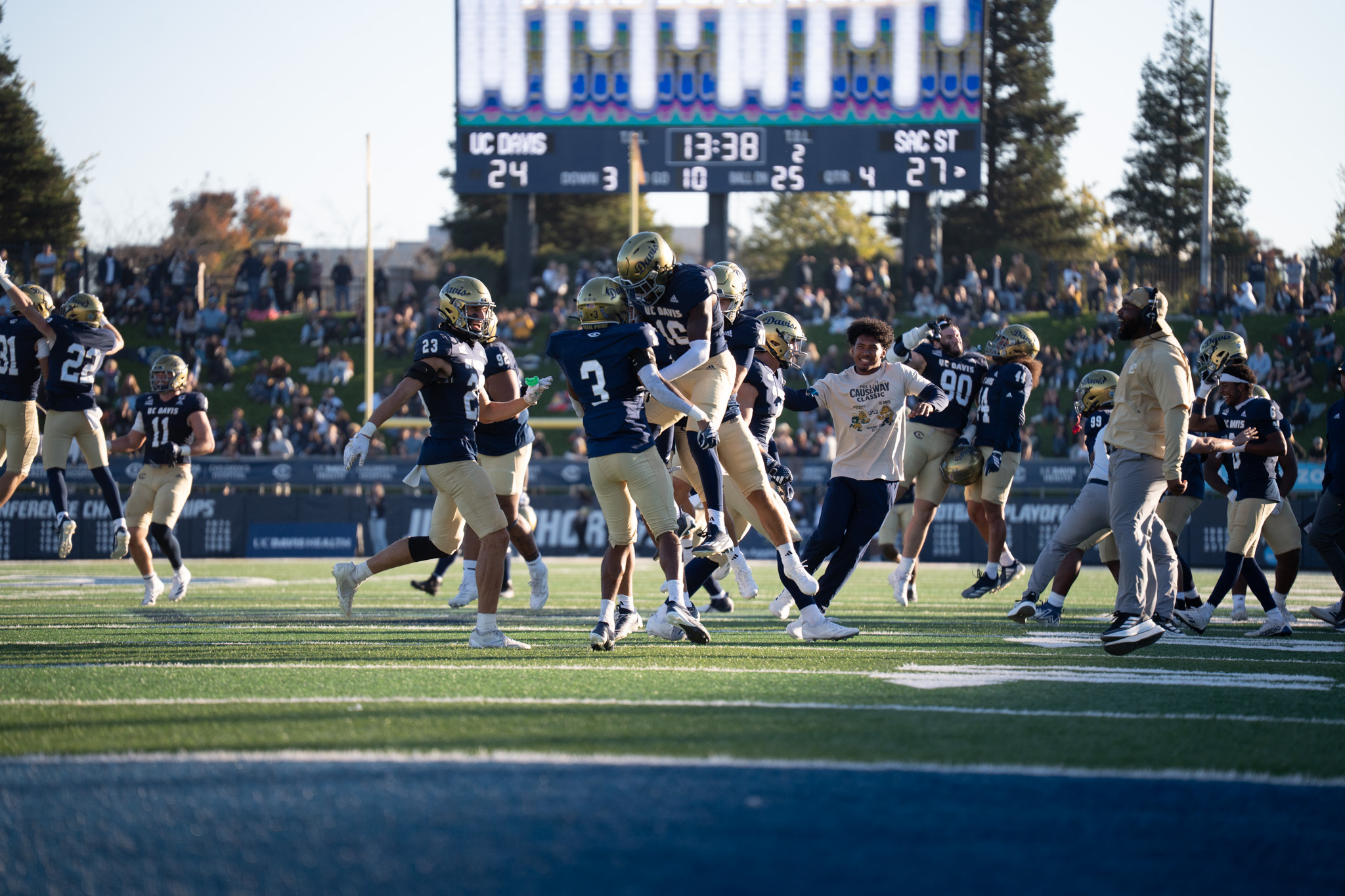 UC Davis - Rise and shine, Aggies! It's the start of a new quarter at # ...