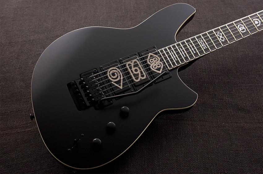 Reverend Darque guitar in midnight black