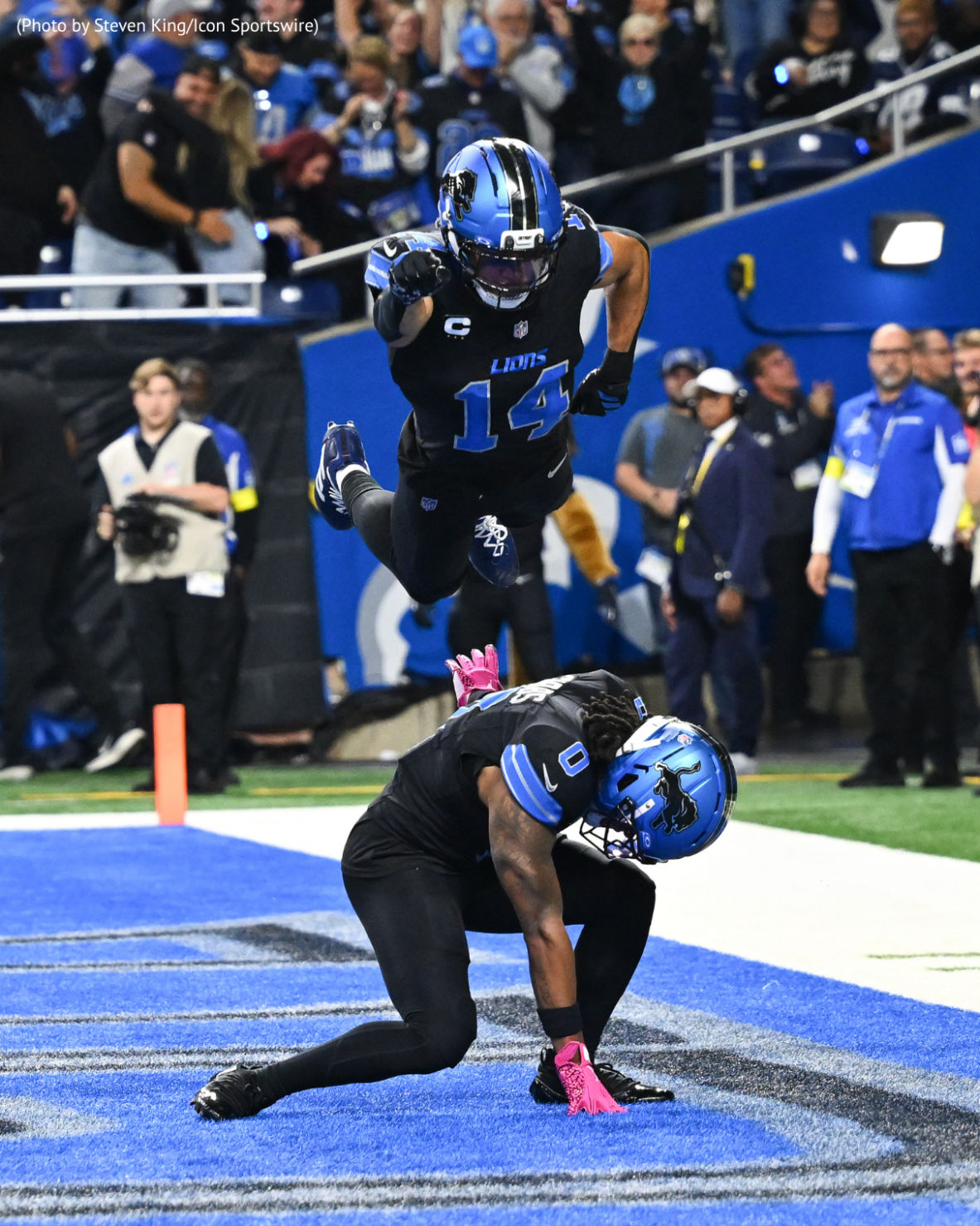 MLive.com - Make some room in the touchdown celly Hall of Fame 🔥 (Photo ...