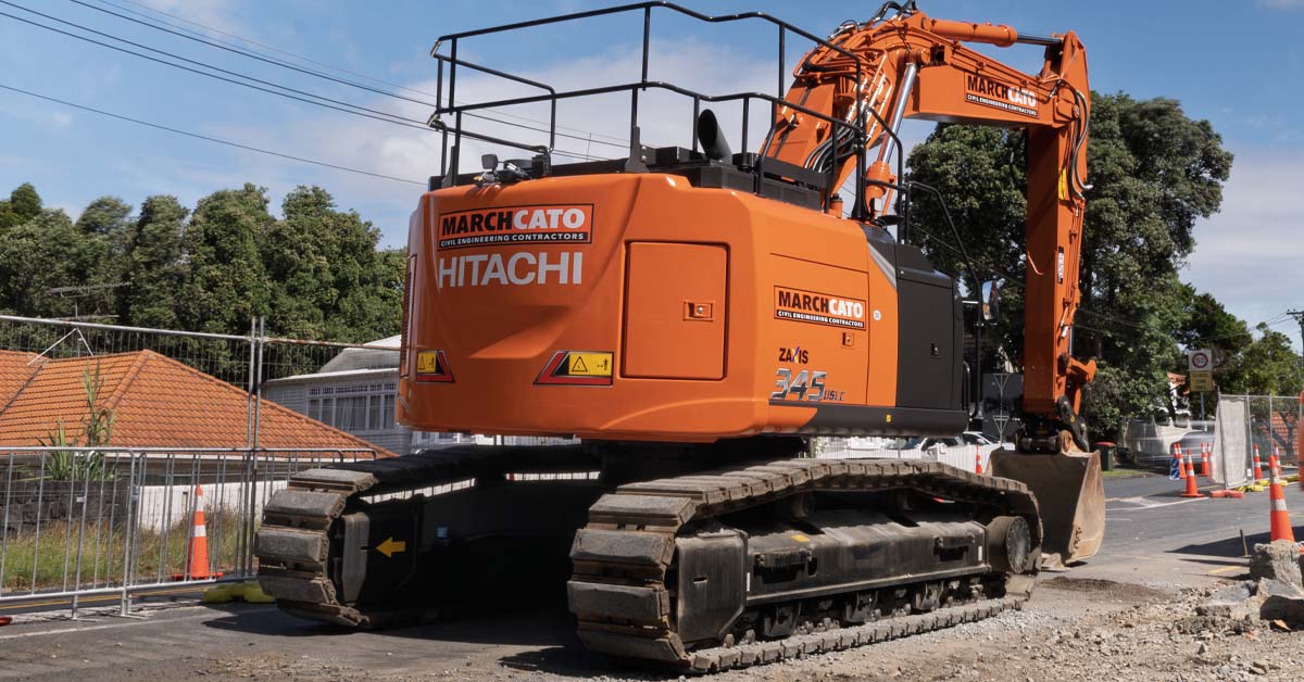 🚀 Meet the ZX375USLC-7, our biggest short‑tail swing excavator