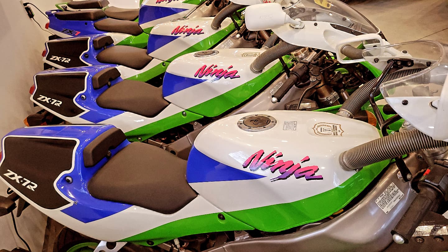 Let's hear it for the 90's! Beautiful lineup of KAWASAKI ZX7R's