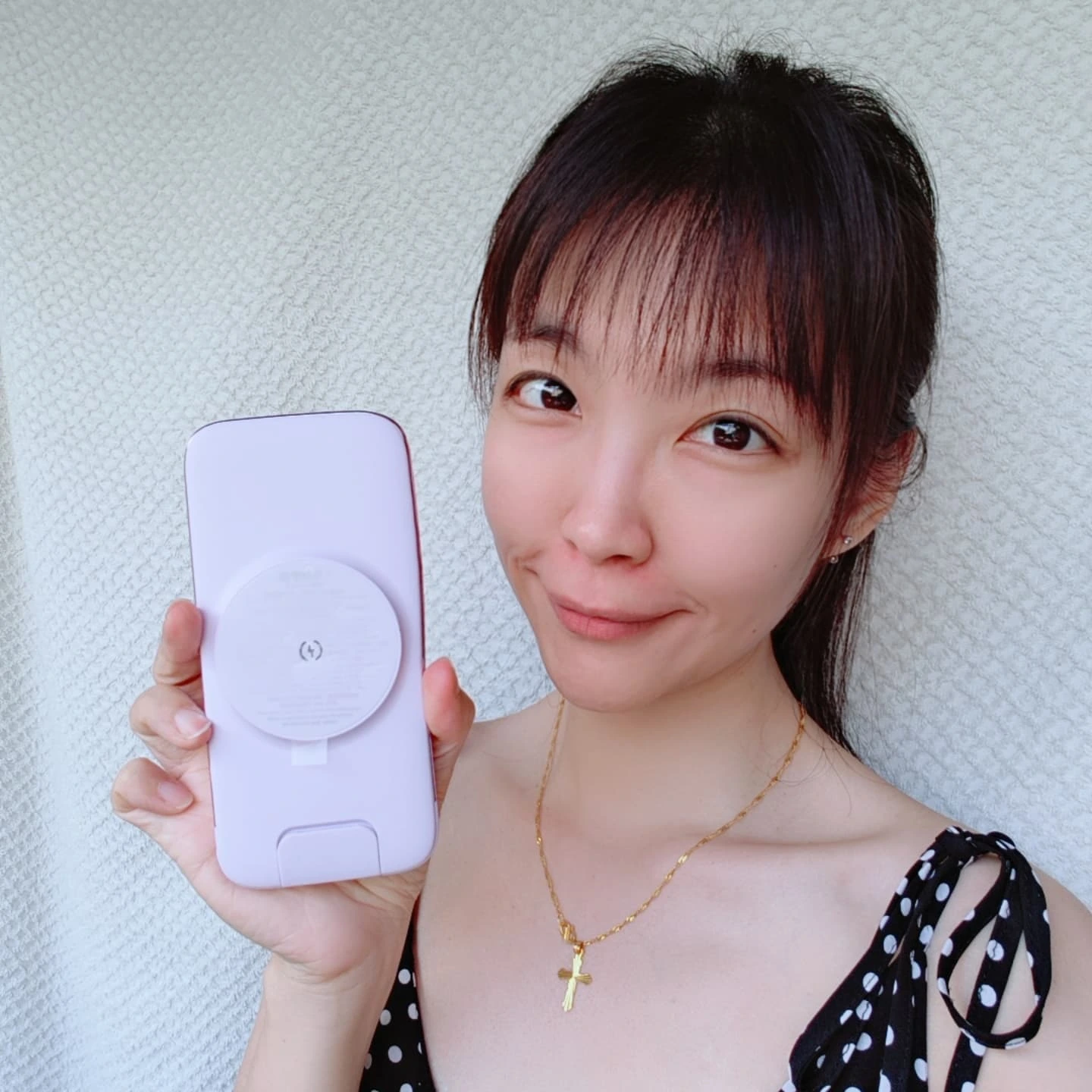 美人魚瑢妹妹 Miki思榕 - 最近真的被這顆行動電源圈粉到不行🥹 出門只帶它就搞定所有充電需求 @oa_3c 🌟... | Facebook