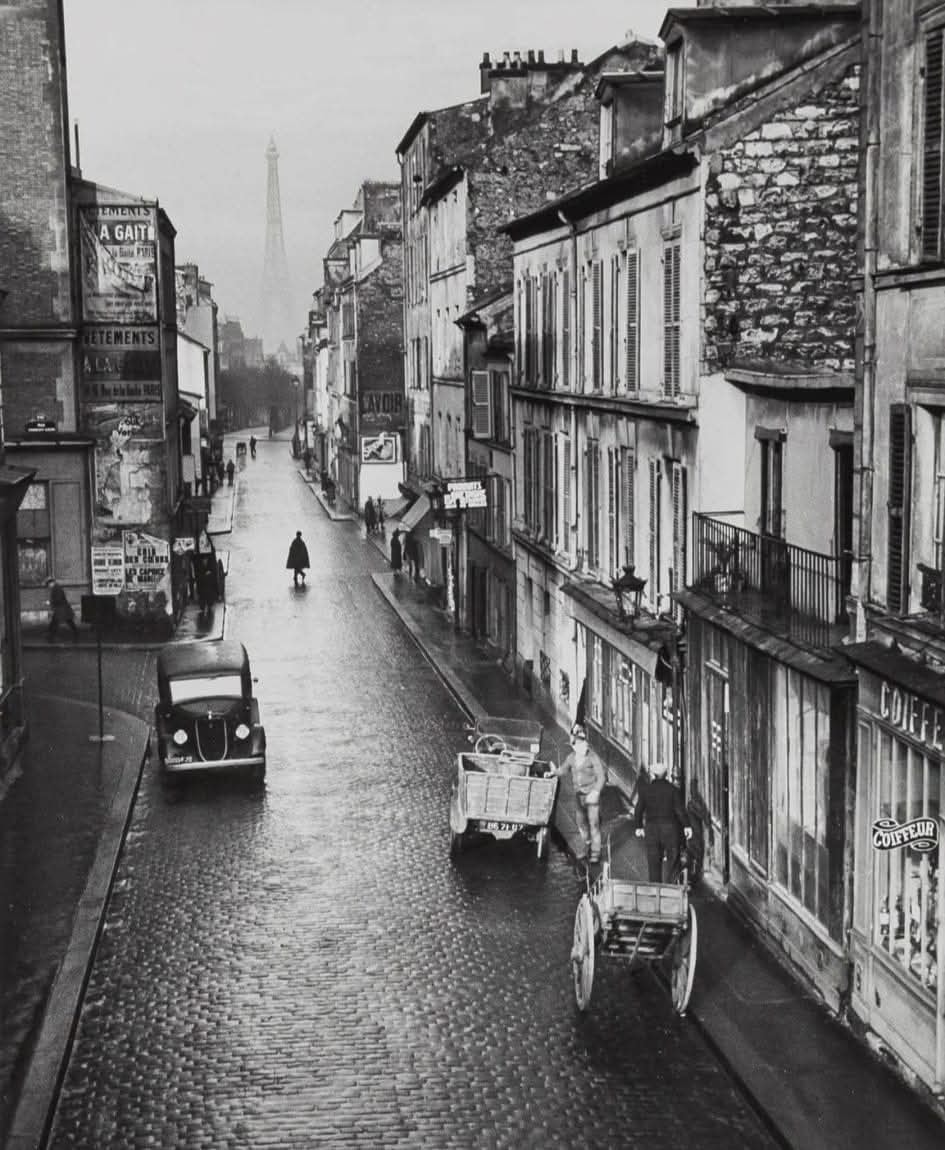 André Kertész. Rue du Château 1932. Paris 14e Tour Eiffel France