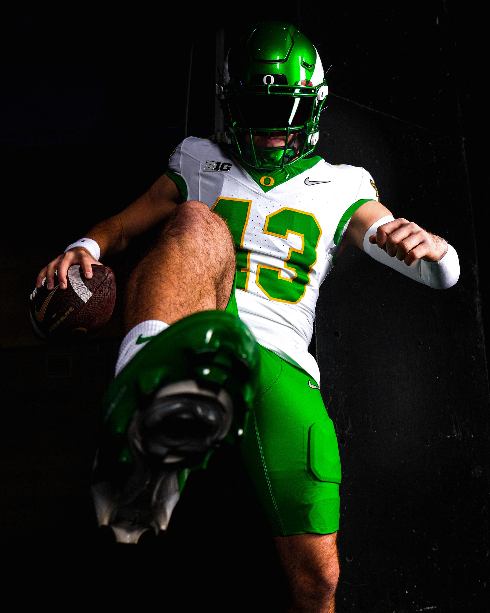 Go Ducks - Elevate the standard. Game 9 uniform combo... | Facebook