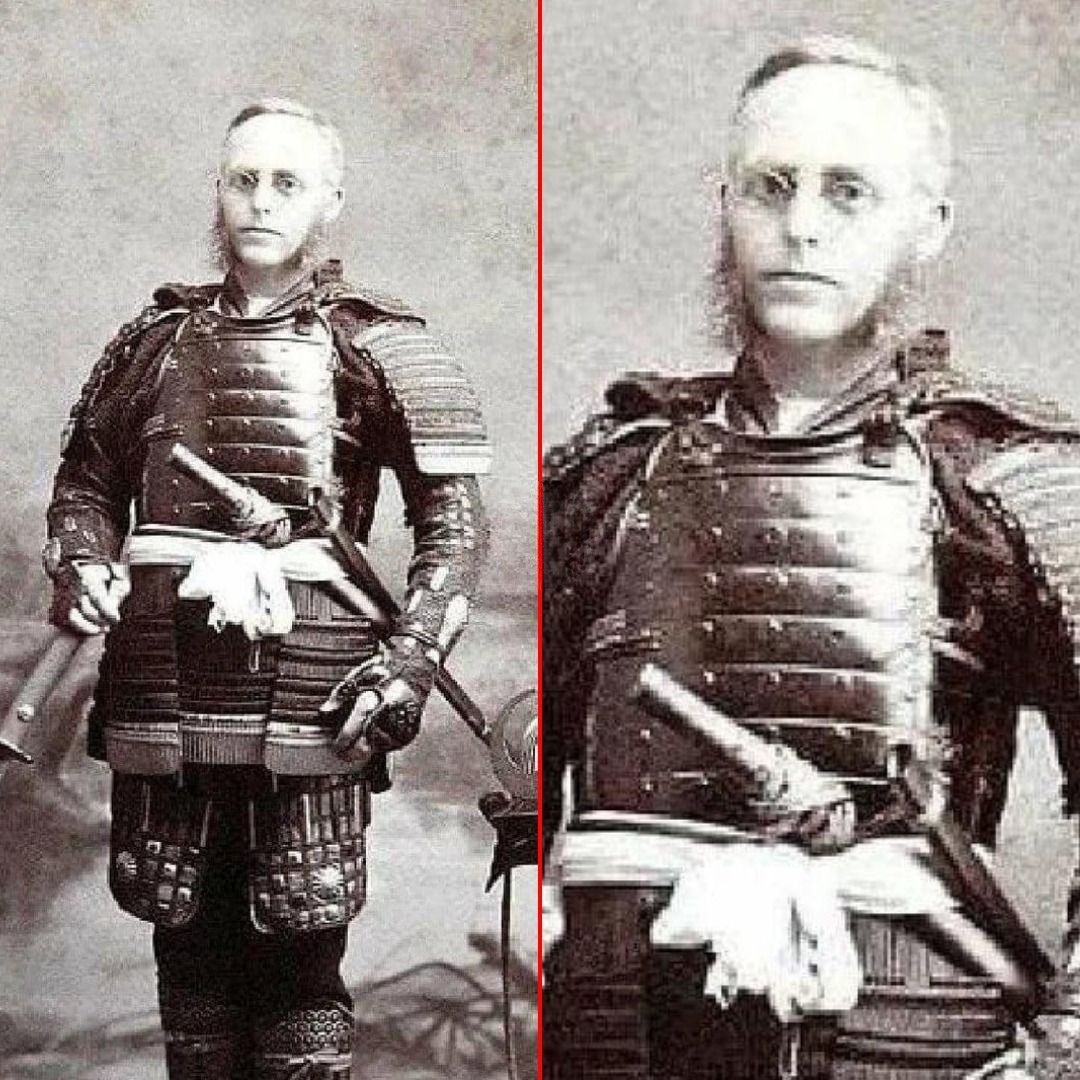 A western tourist who paid to take a photo with Samurai armor on