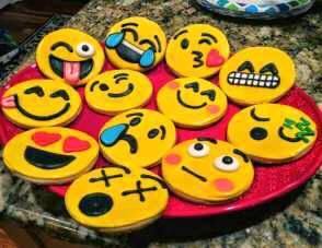 Aneka kue nastar updated their profile Aneka kue 