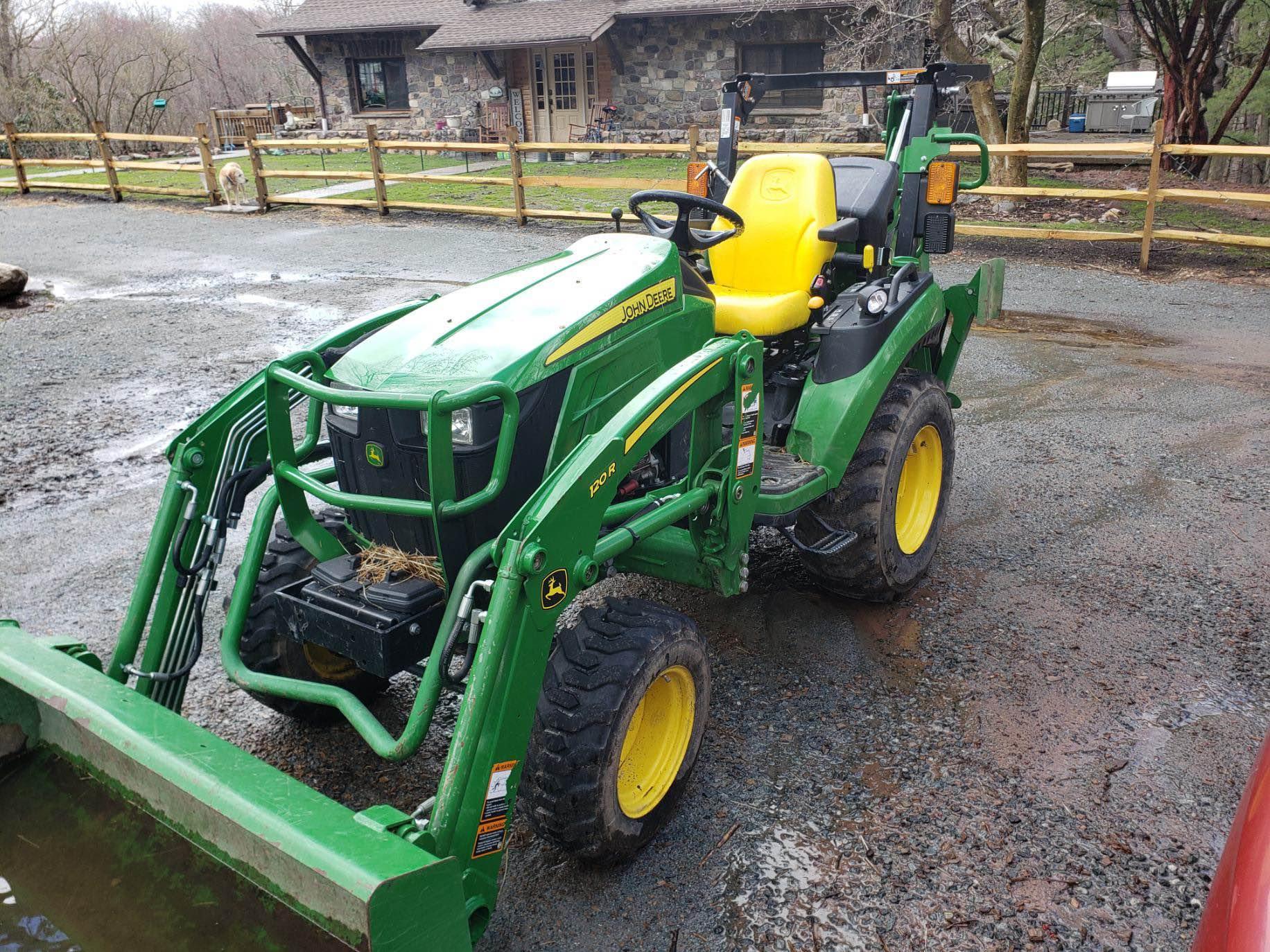 FOR RENT 2025R JOHN DEERE front loader / back hoe (post hole digger ...