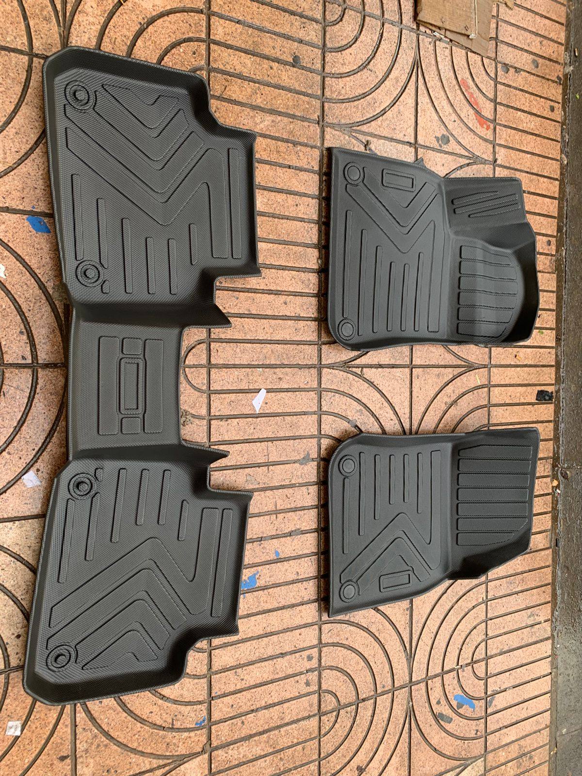S.A. Tapis De Voiture Mixte – Lot De 4, Kaki, PVC 100% Recyclé, Imperméable, Taille Universelle Ajustable (70x50 Cm Av, 46x40 Cm Ar)