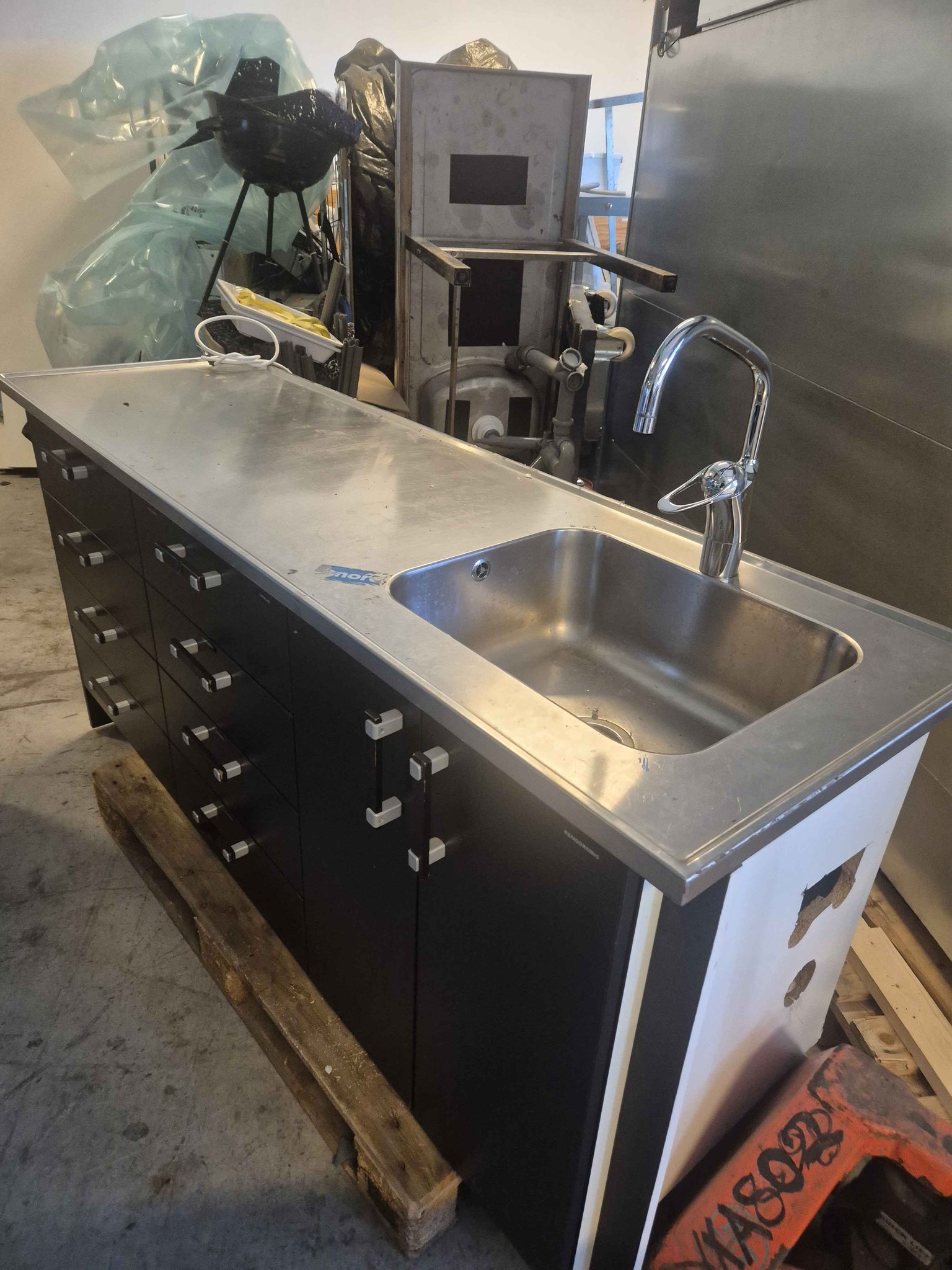 Diskbänk med blandare - Buffets & Sideboards - Helsingborg, Sweden ...