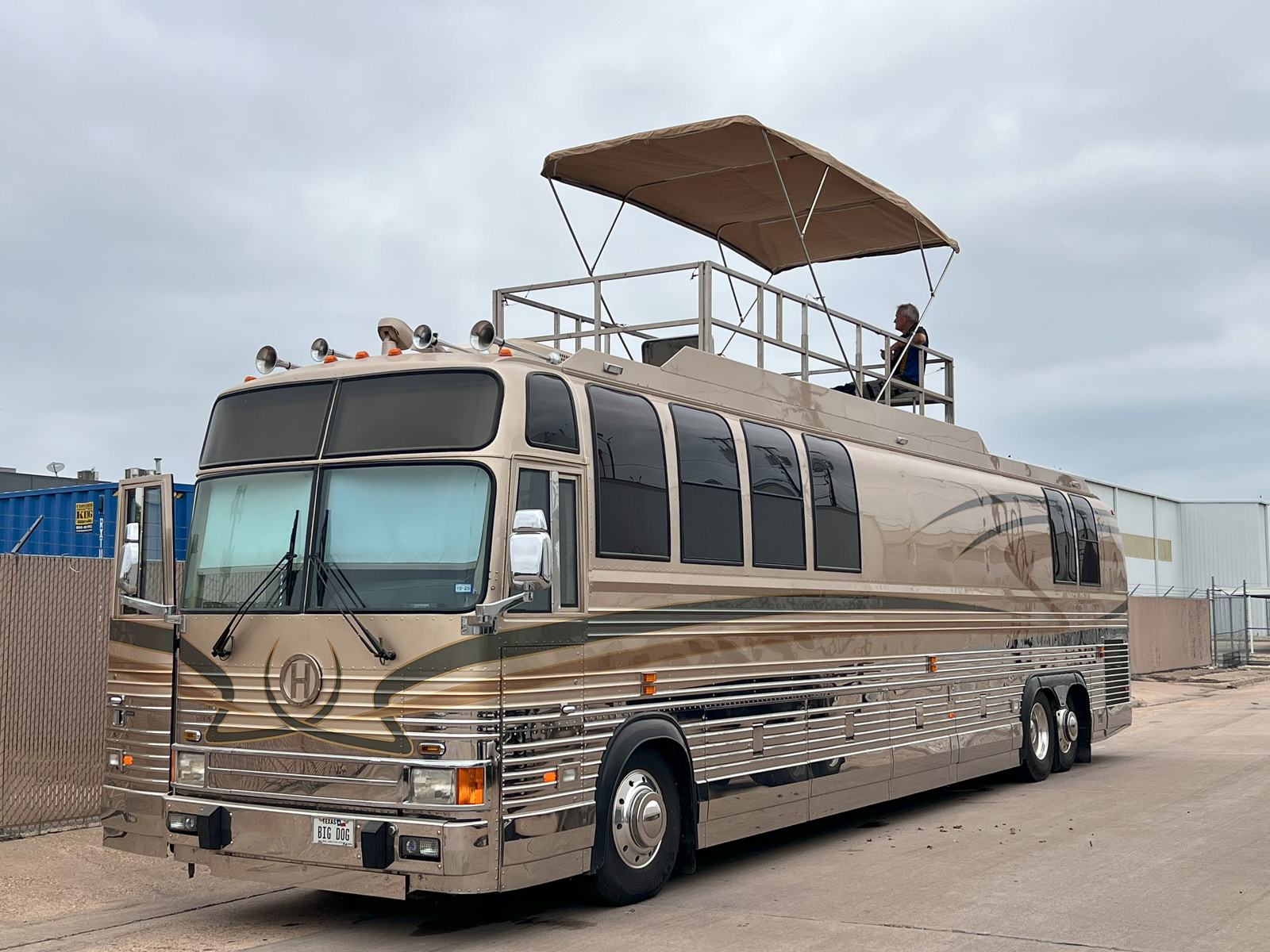 Final set of images for the 1996... - Prevost RV For Sale | Facebook