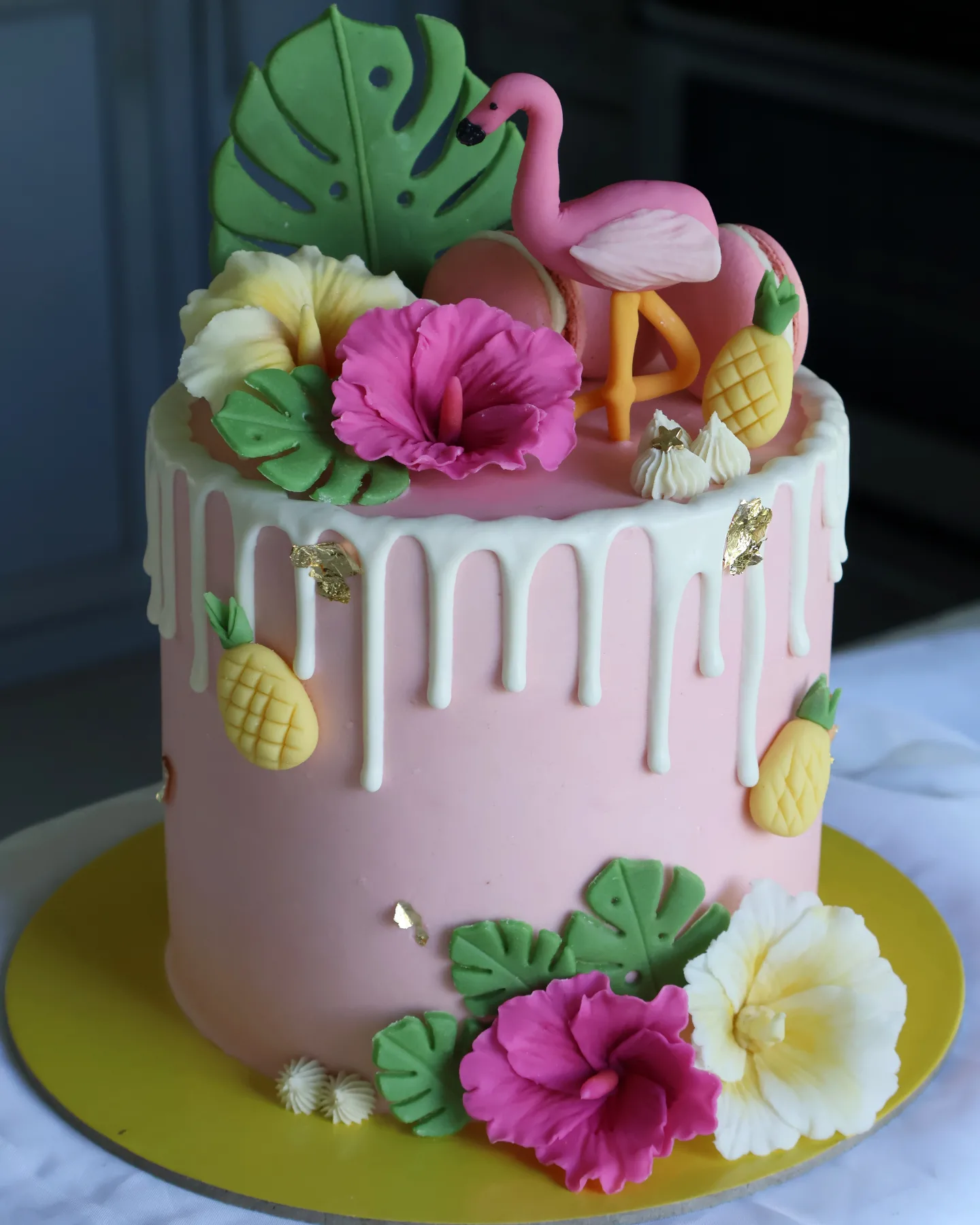 Pastel Marmoleado con Relleno Cremoso... - Renée Pastelería | Facebook