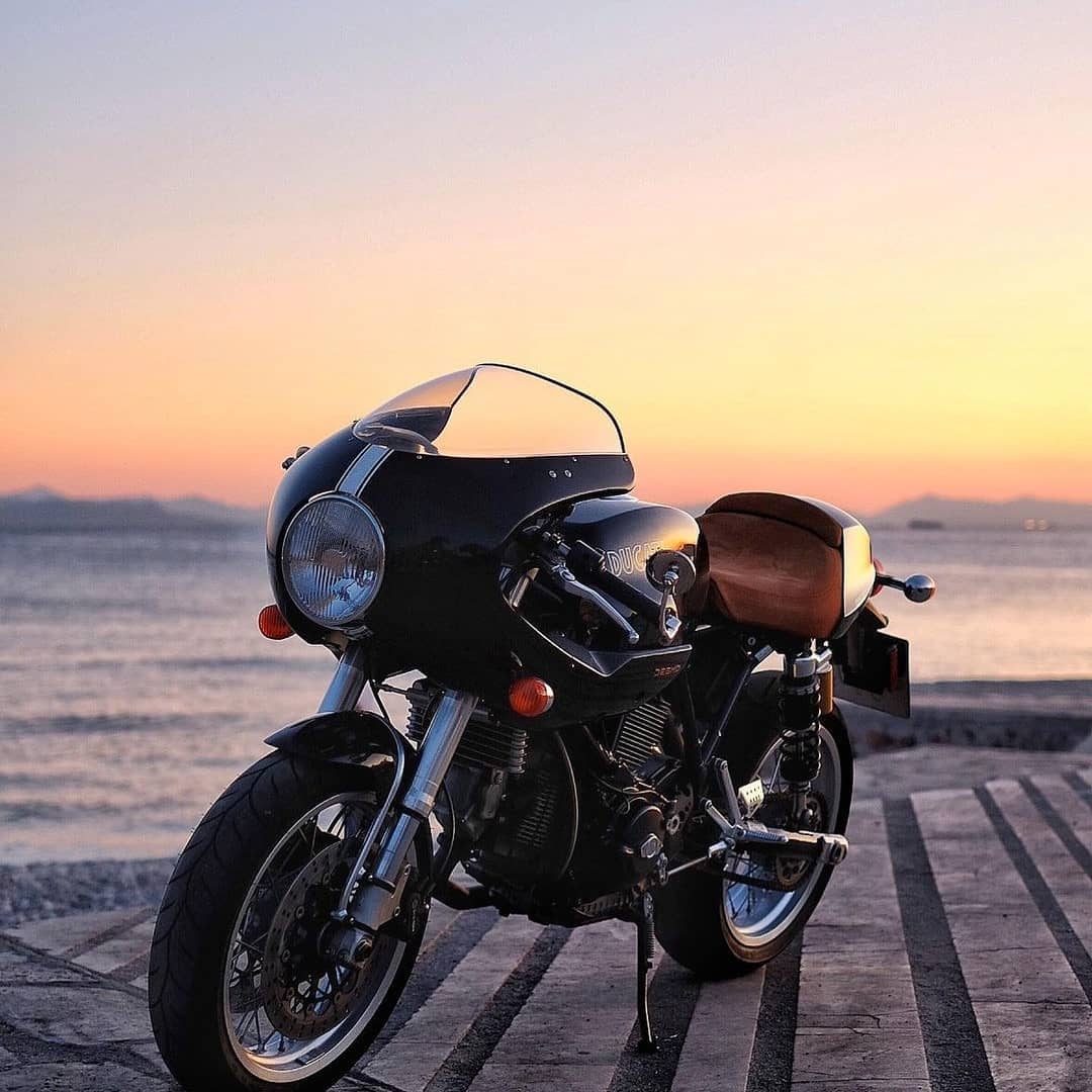 Cafe - // Ducati, the Ferrari of motorcycles 😍🔥 📸 @m_kork 🛠️ ...