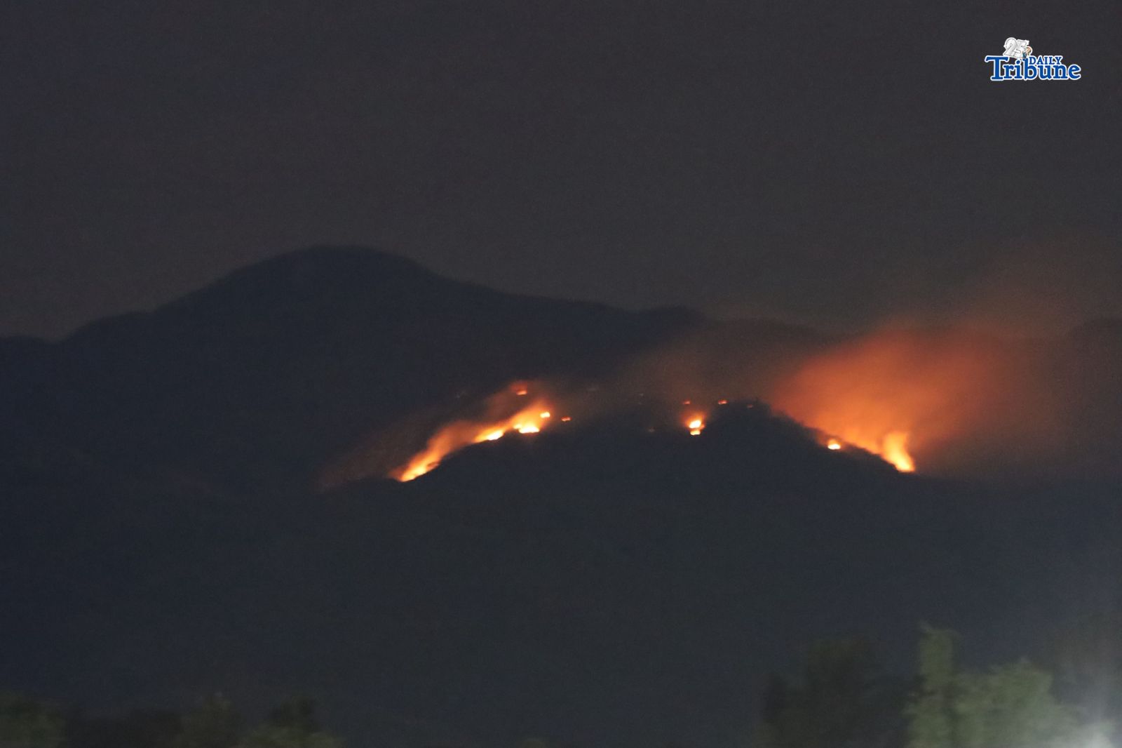 Daily Tribune - MOUNTAIN RANGE FIRE Exclusive photos... | Facebook