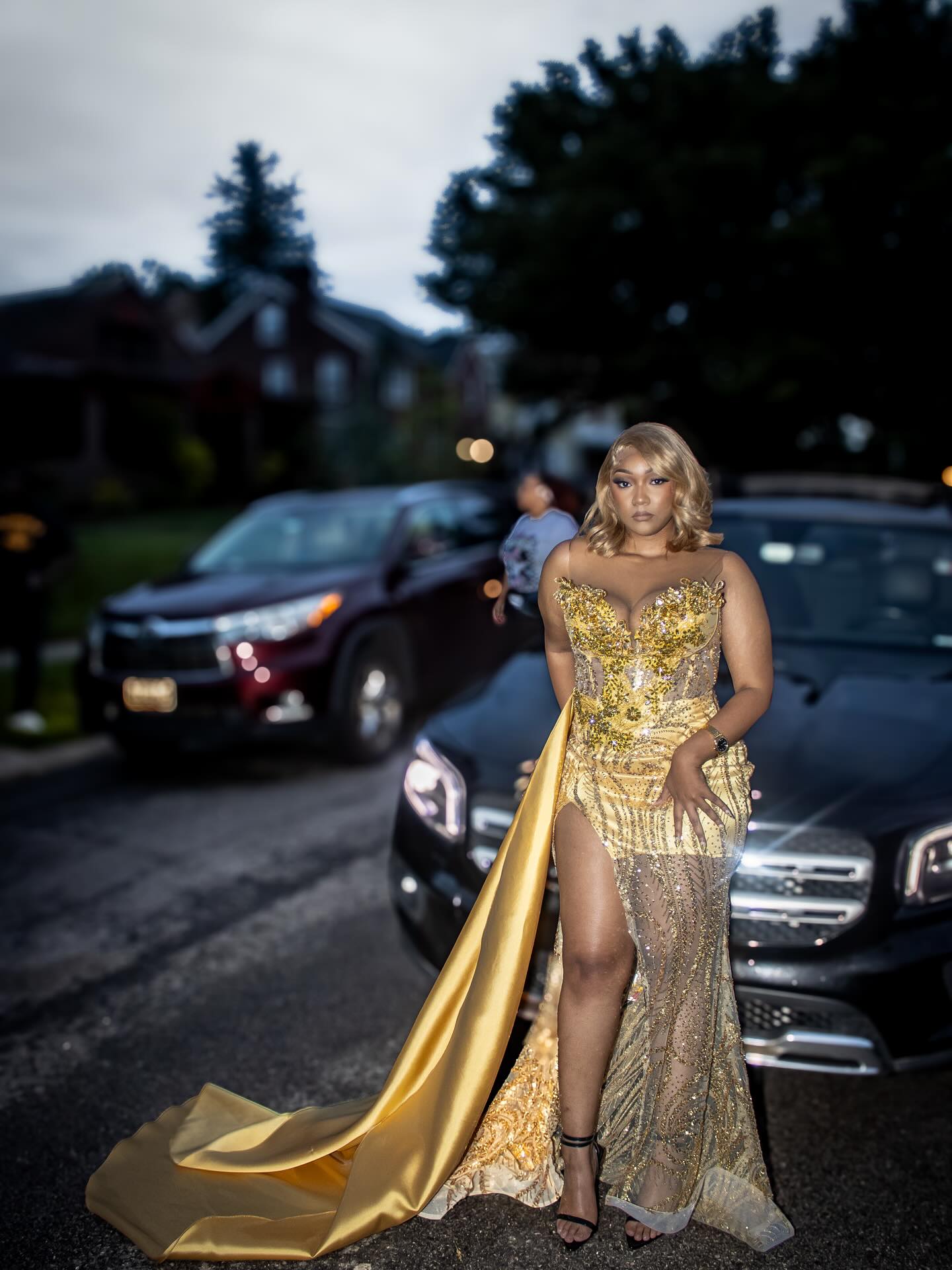 ☺︎ iiamkeiraolivia._ in #gold #custom #brandonwarren giving