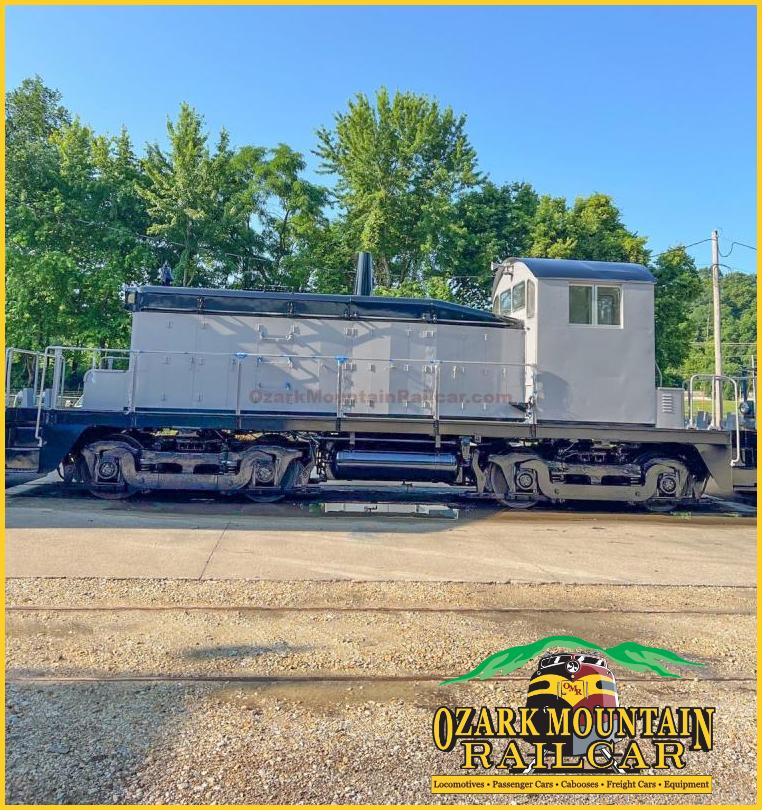 Ozark - EMD SW1 - Rebuilt and repainted EMD SW1, equipped with rebuilt ...