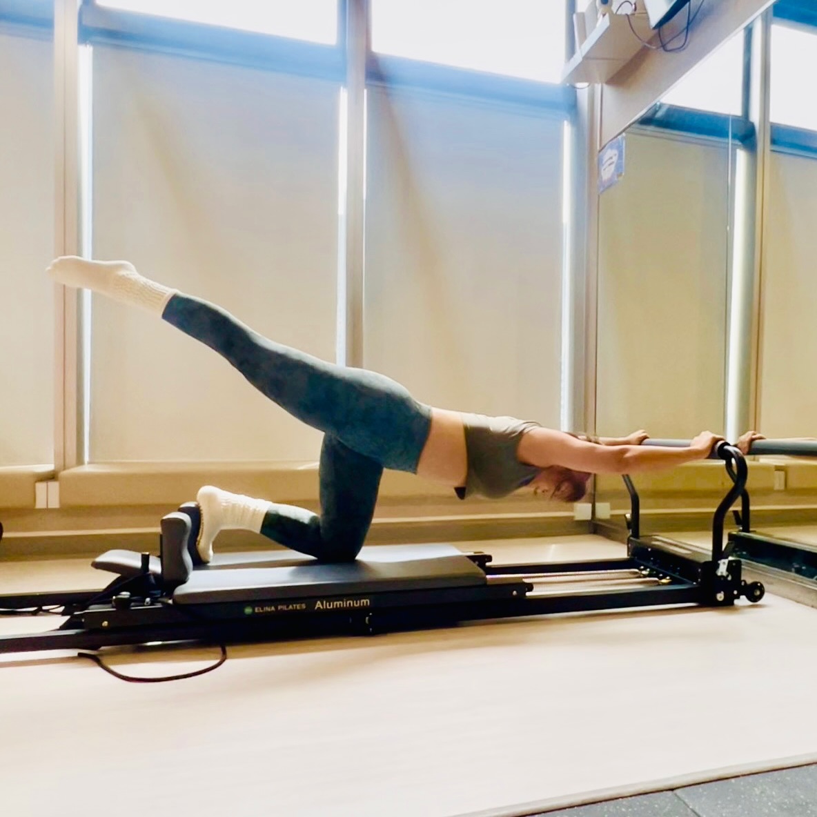 12GYM Liz In Motion - Personal Trainer 女健身教練