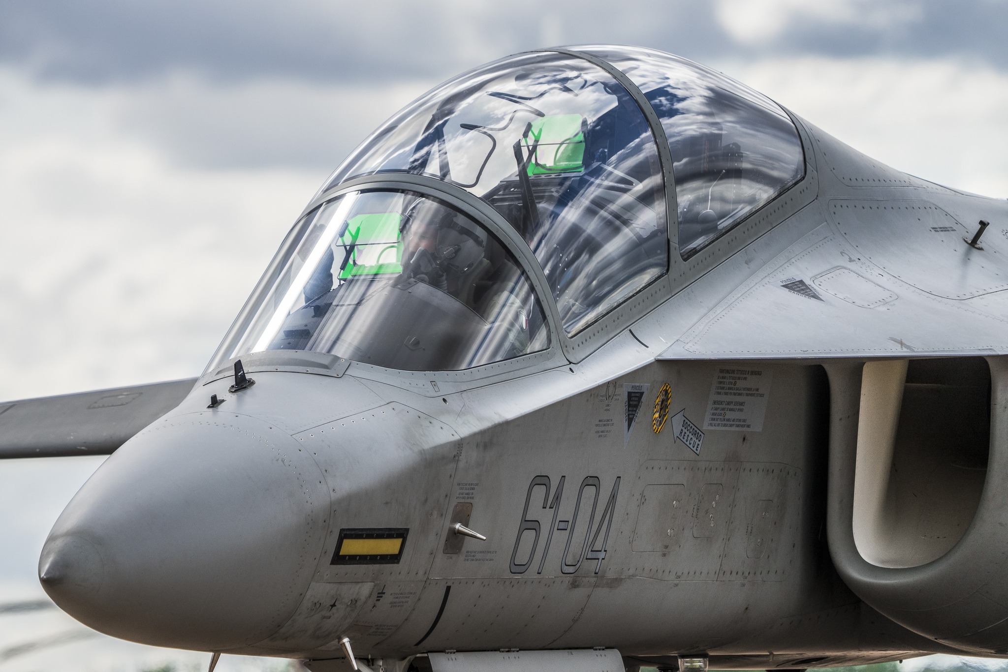 México - M-346FA Master, la variante FA permite contar con un avión con ...