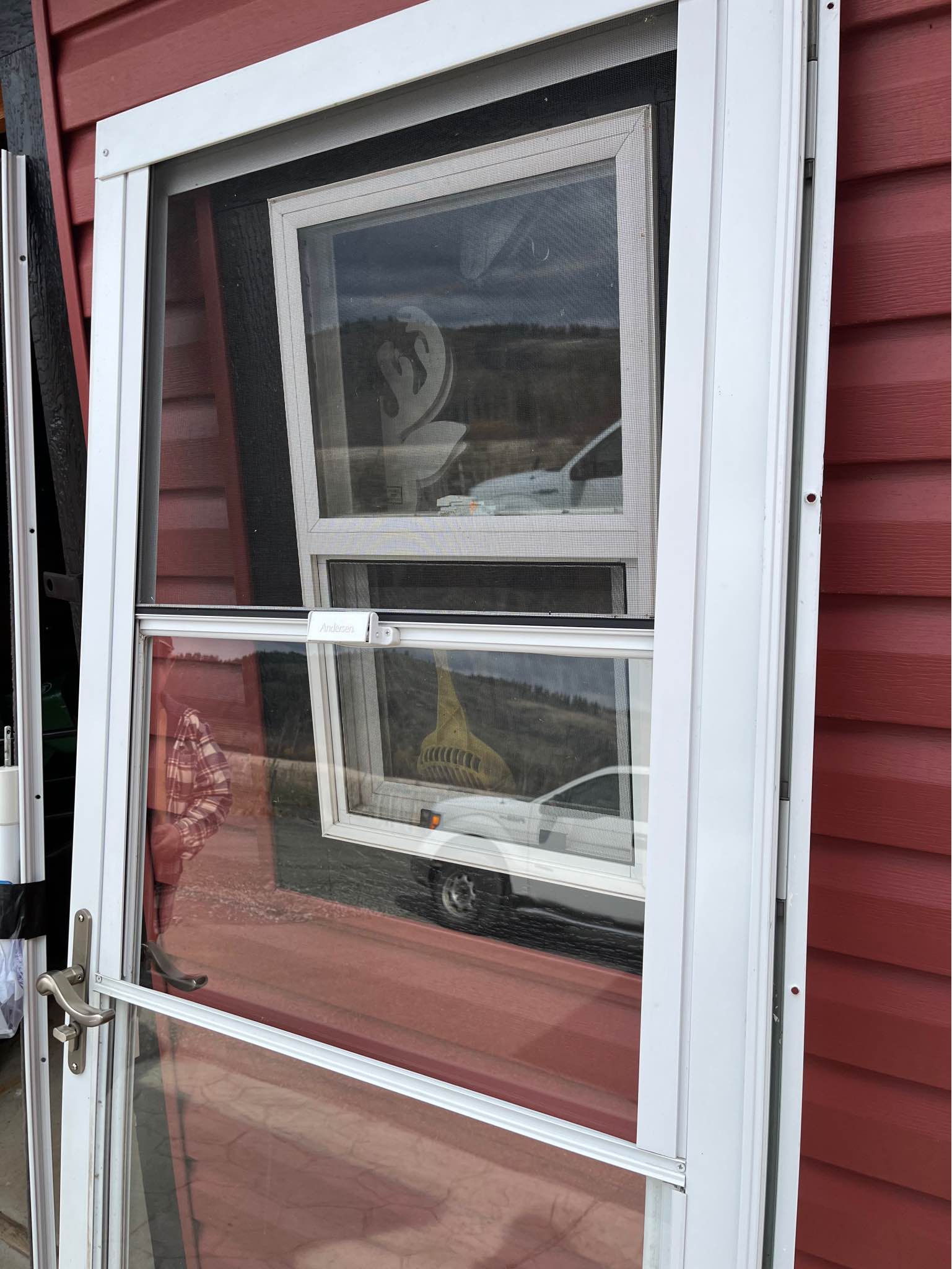 Andersen 32”x80” RH Retractable Screen Door - Mirrors - Okanagan