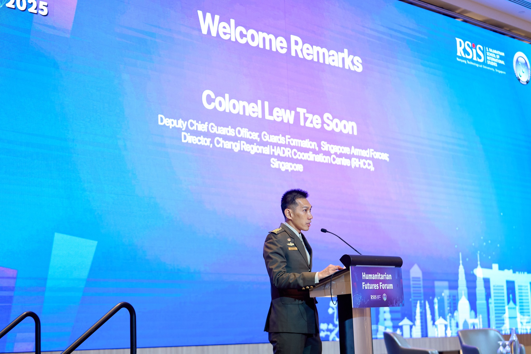 Ministry of Defence, Singapore (MINDEF) - Visitors learning more about ...