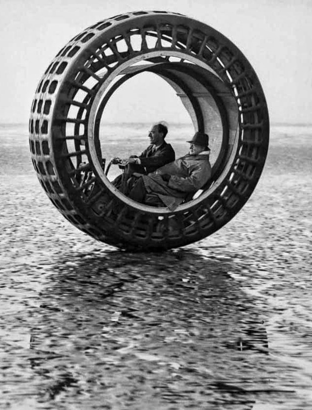 OLD - The one wheel magic 💙 ️🖤 The Dynasphere was a unique monowheel ...