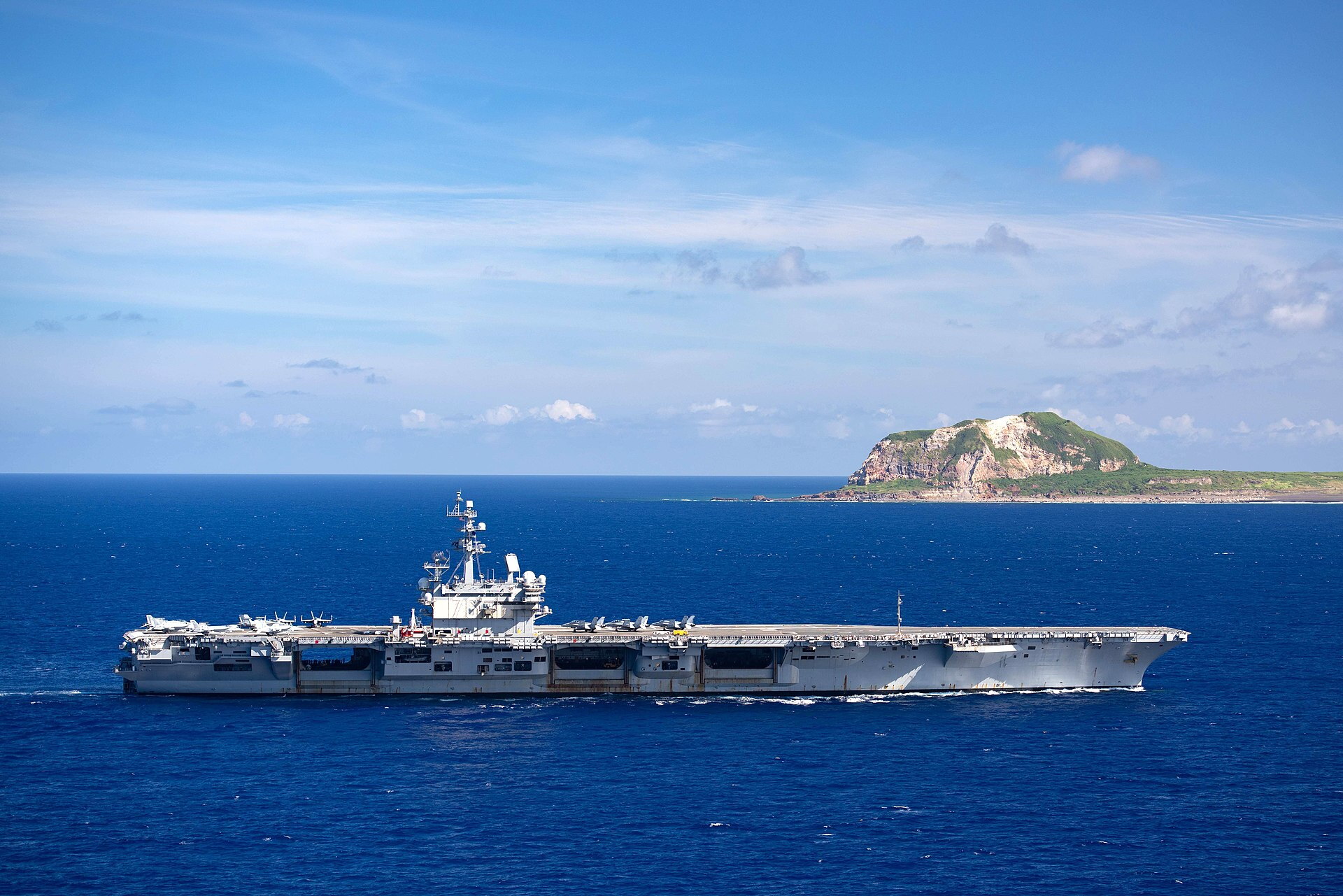 I Love Warships - The aircraft carrier USS Ronald Reagan... | Facebook