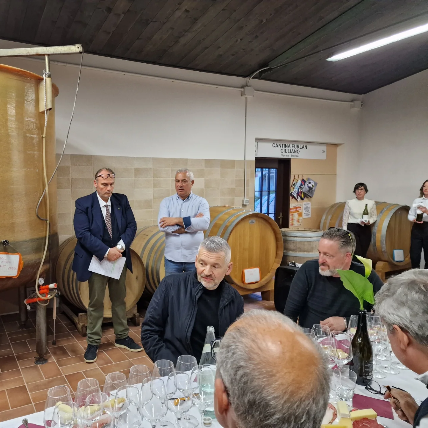 cantina-per-pasqua-e-pasquetta-il-nostro-vino-pu-arrivare-a-casa