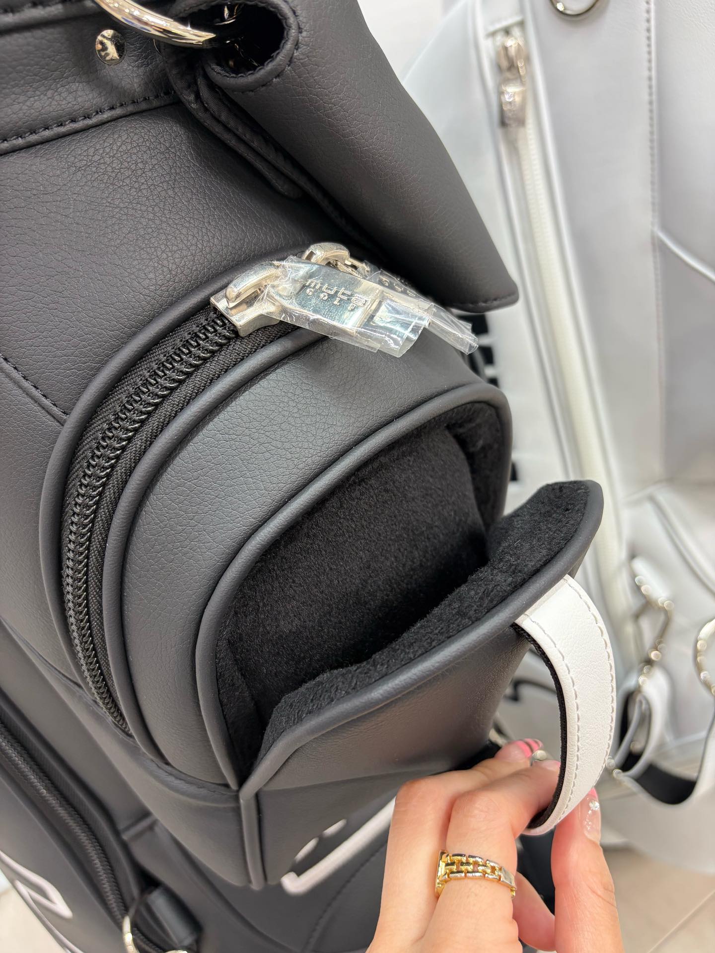NEW✨️ヘッドカバーセットキャディバッグ😍 ⁡ エシカルレザー素材で