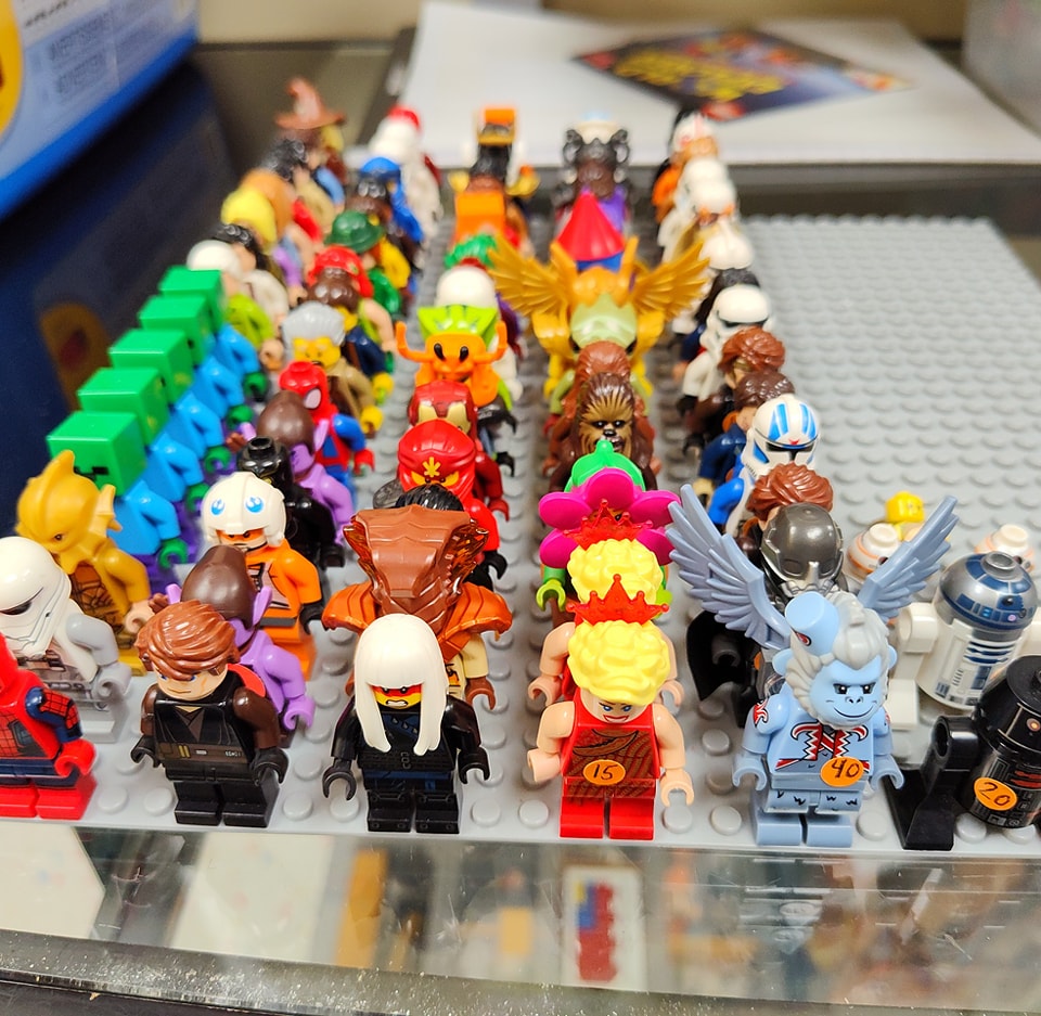 New Minifigures from last night and more to come by the end of the