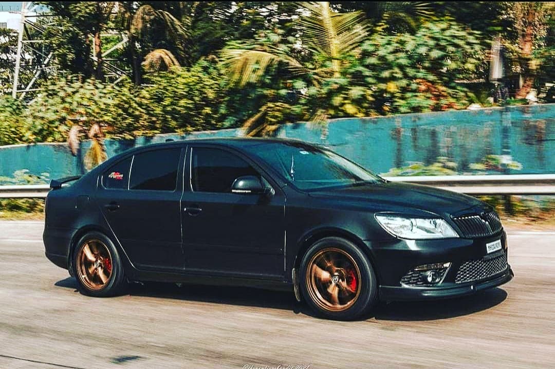 Code6 Chennai - Chalk & Cheese!! Carb vs EFI Manual vs DSG FWD vs RWD ...