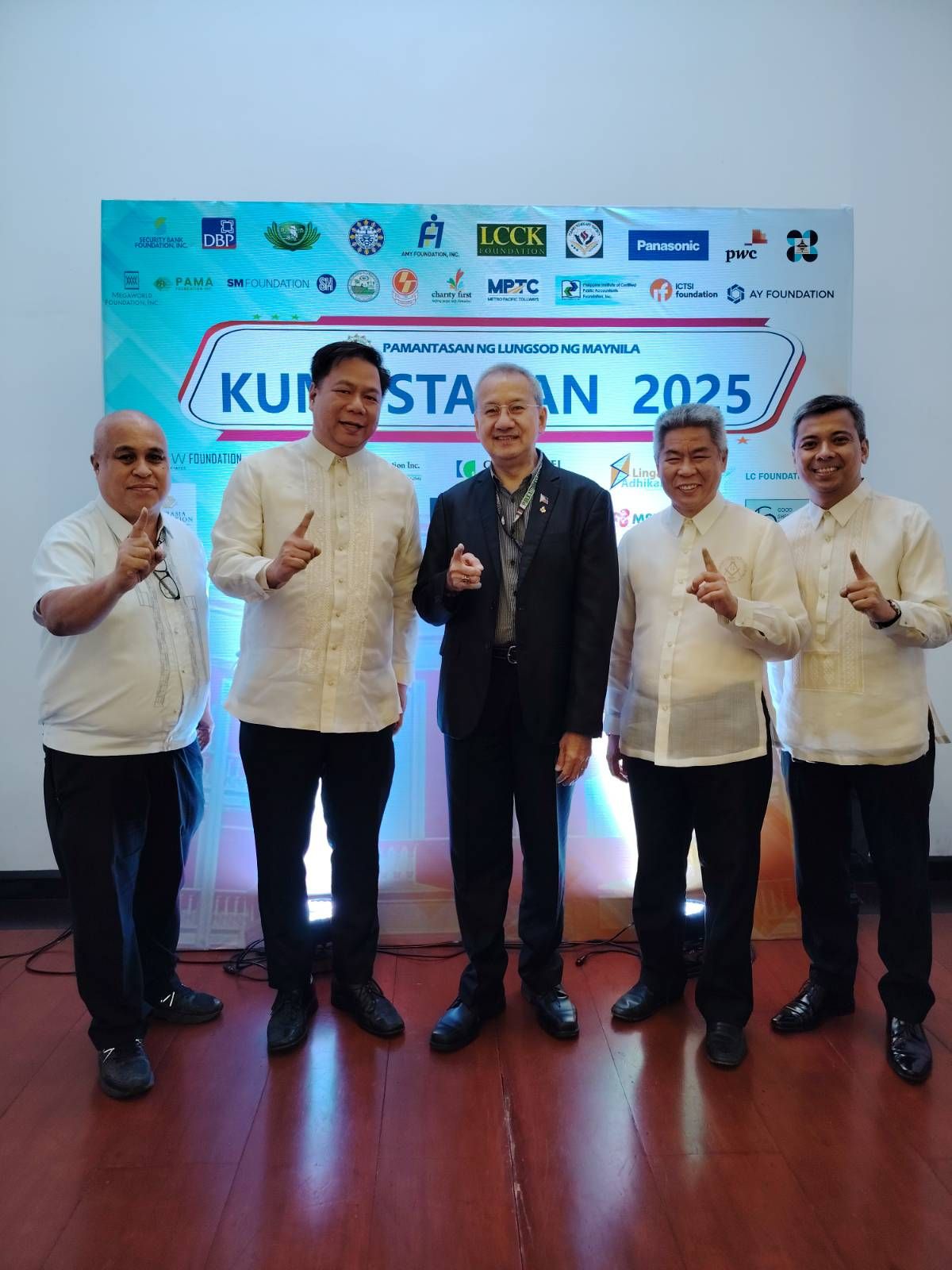 Dr. - Brethren of Manila Lodge No. 1 at the 
