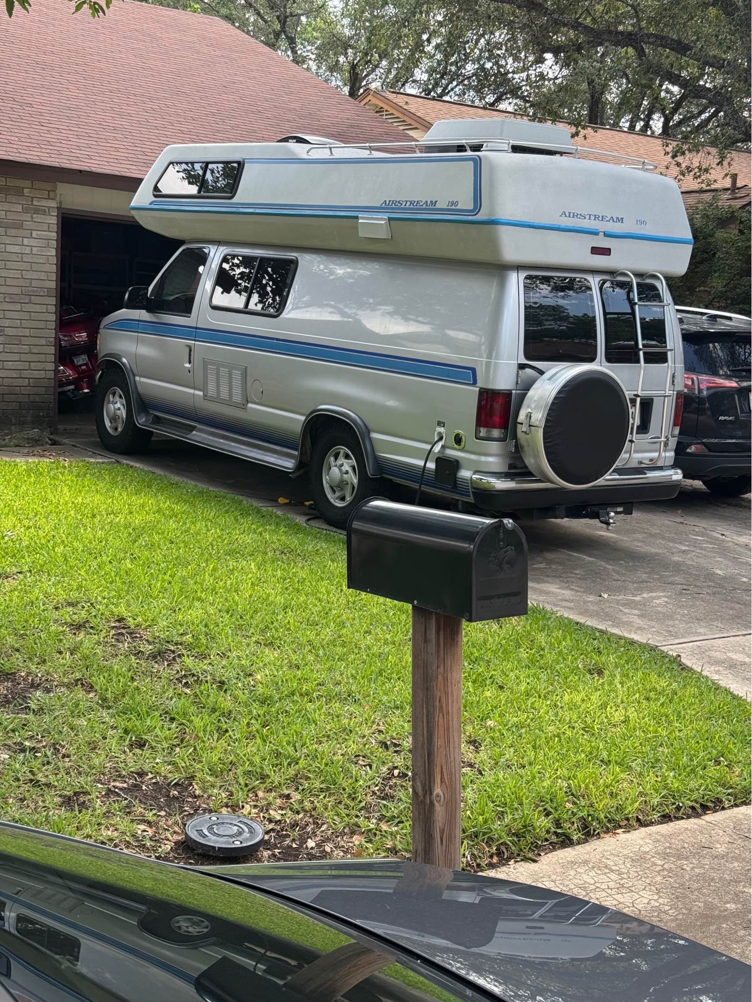1995 Class B Airstream b190 for sale with Onan Generator and new tires