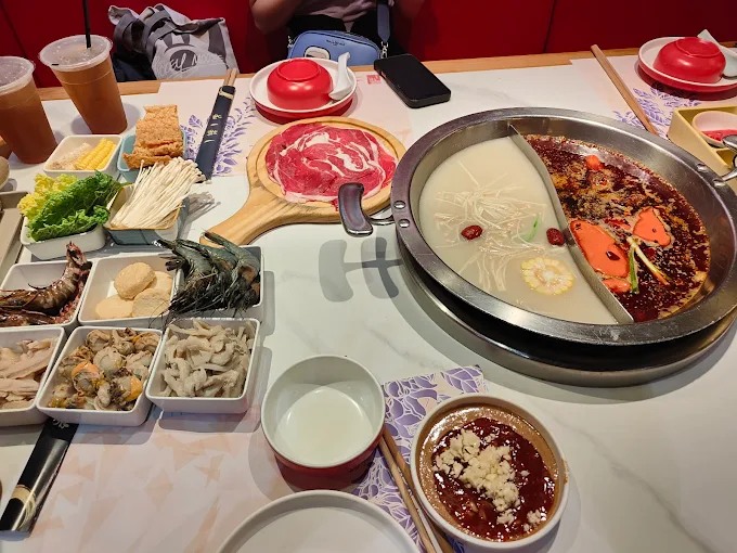 🔥🍲 一碟一味，中式火锅 – Chongqing Hotpot in H-G-12! 🔥🍲 Get