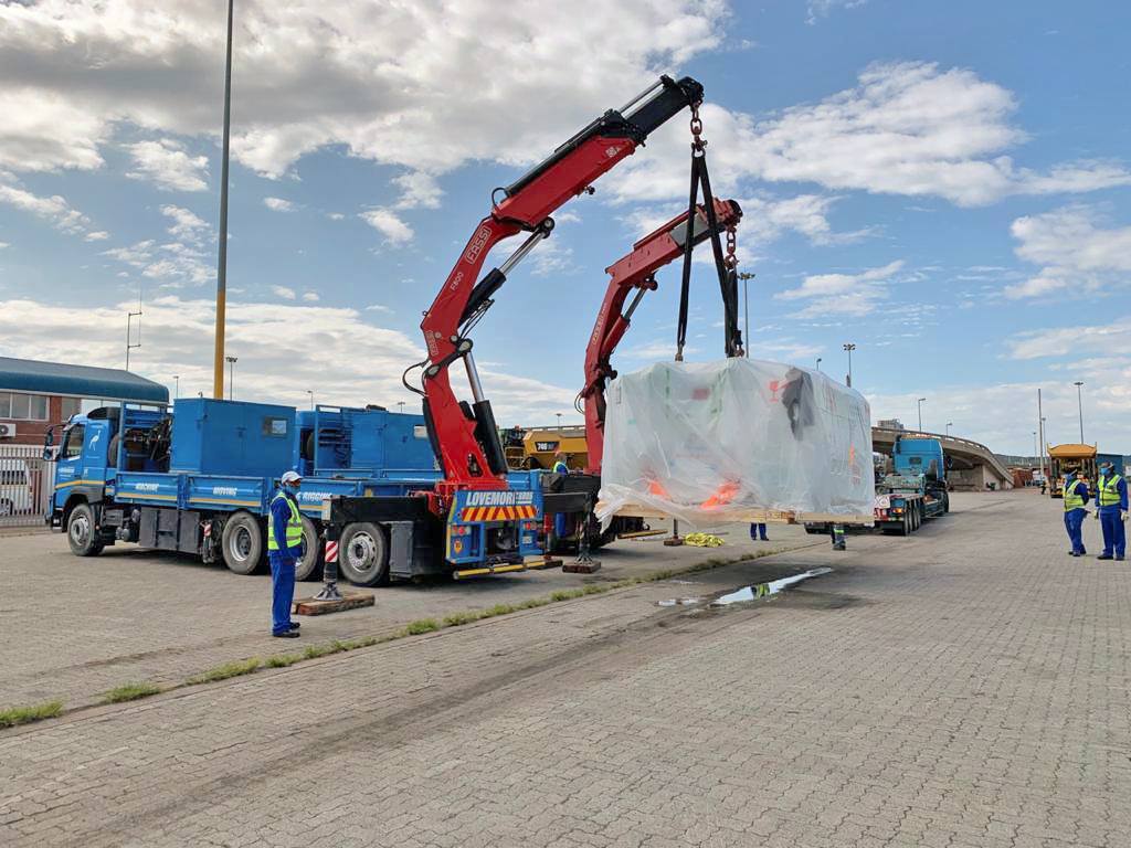 Fassi Gru Spa - The pictures show two Fassi cranes from... | Facebook