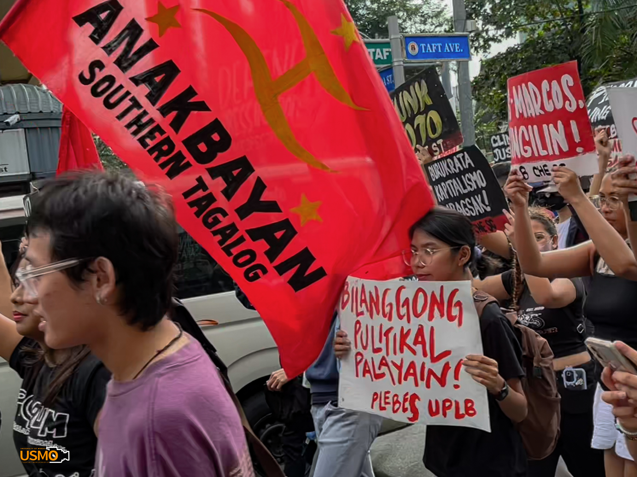 UMak - EARLIER | Thousands of Filipinos flood Taft Avenue to Luneta ...