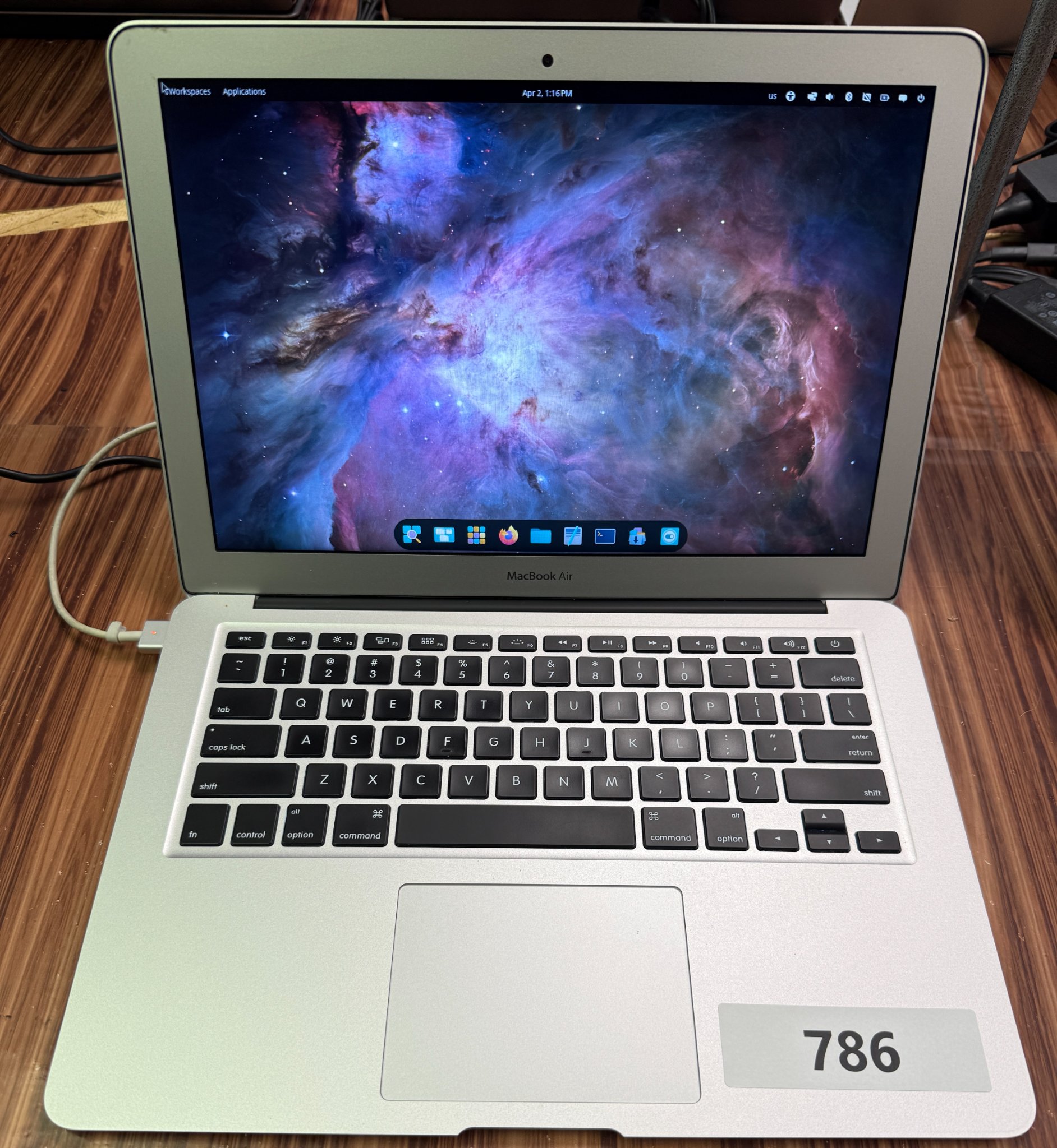 NOT MAC OS*** Apple MacBook Air, Intel Core i5-4260U, 4GB DDR4 