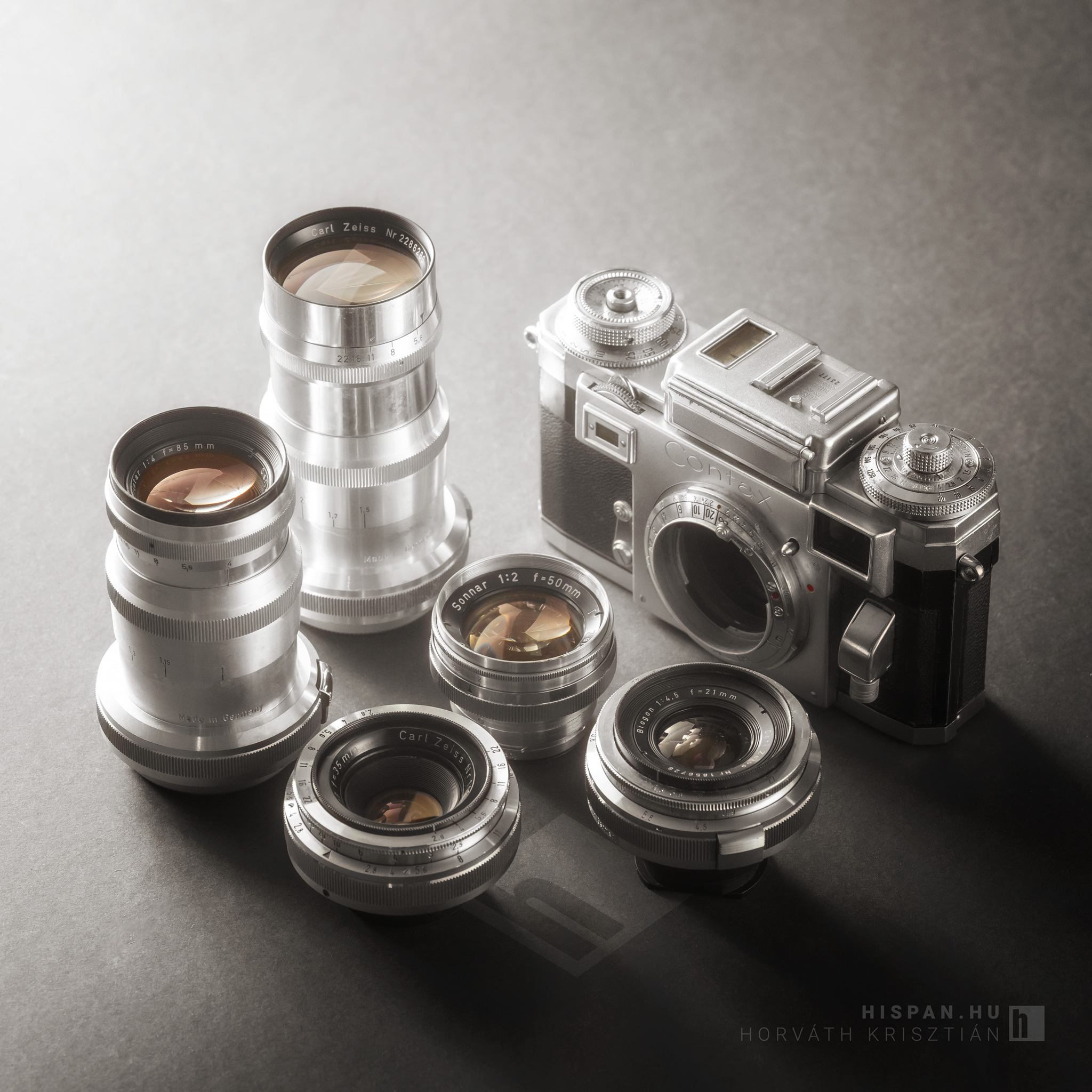 Beautiful Contax camera set with Carl Zeiss lenses