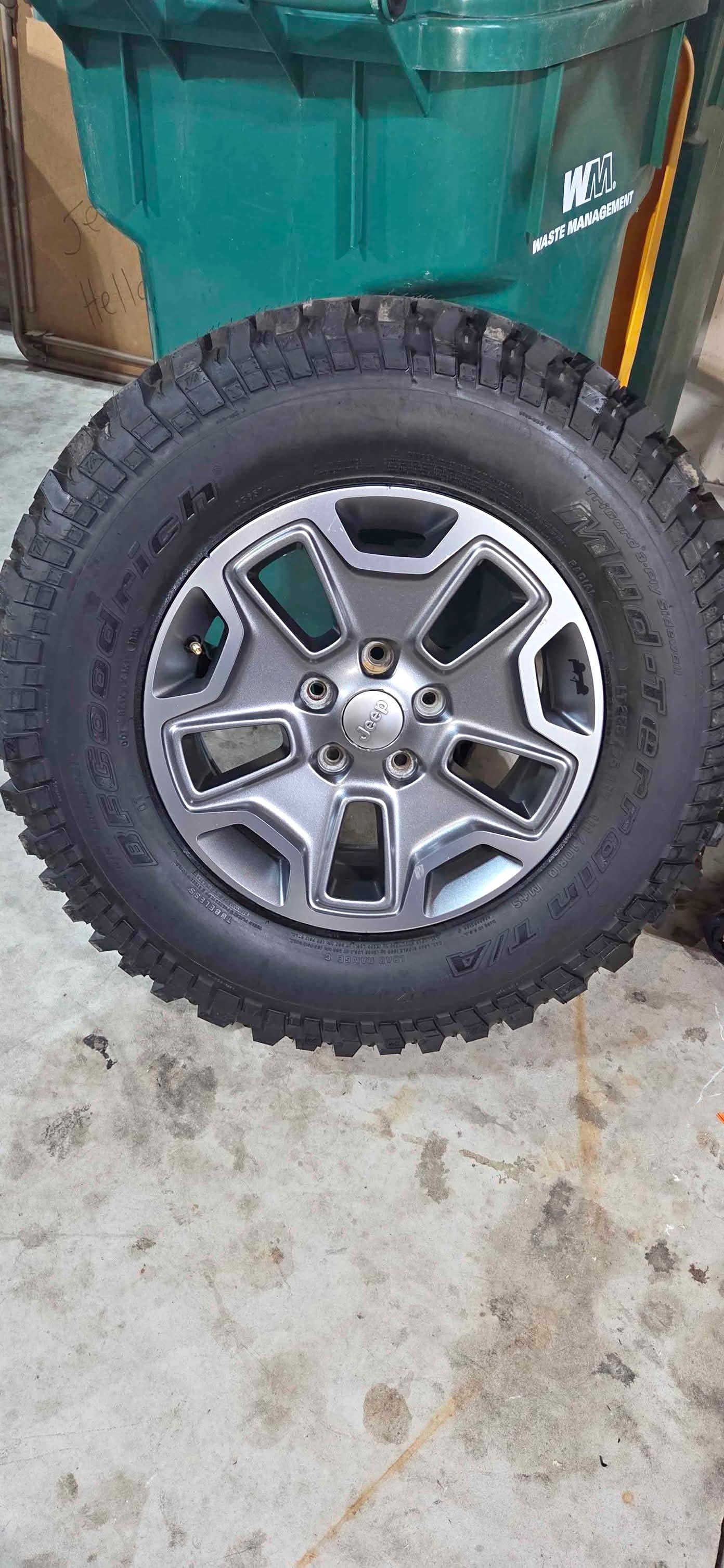 17 inch Jeep Rim with BF Mud Terrain - Car Wheels, Tires & Parts ...