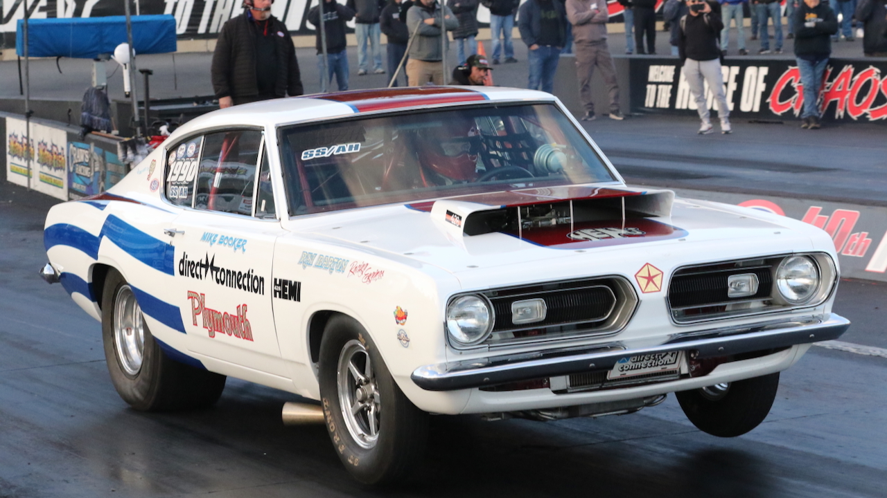 Hemi - David Barton driving the SS/AH Barracuda of Mike & Tammy Booker ...