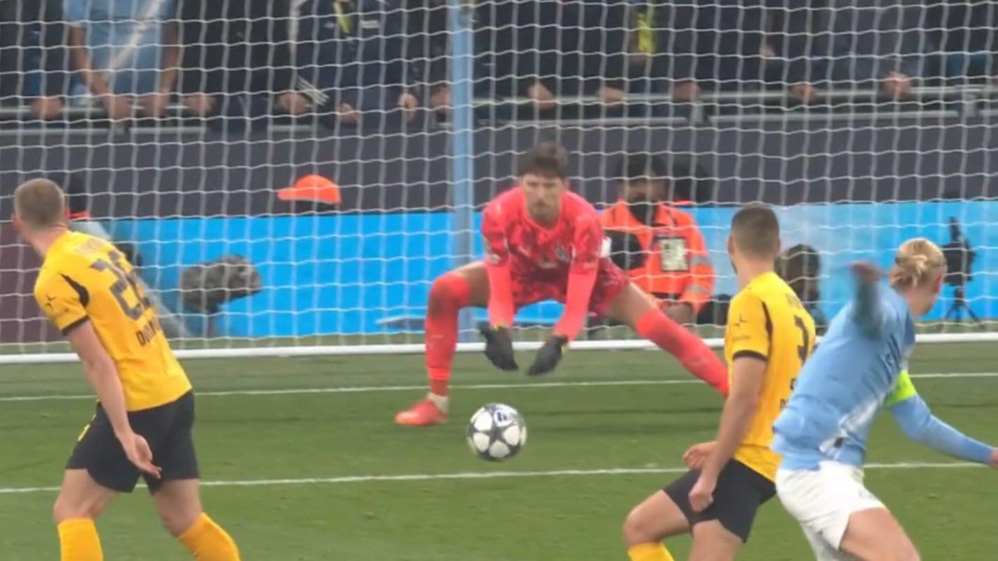 Premier - 💥Live; (45’) Kobel denies Haaland with a good save Follow up ...