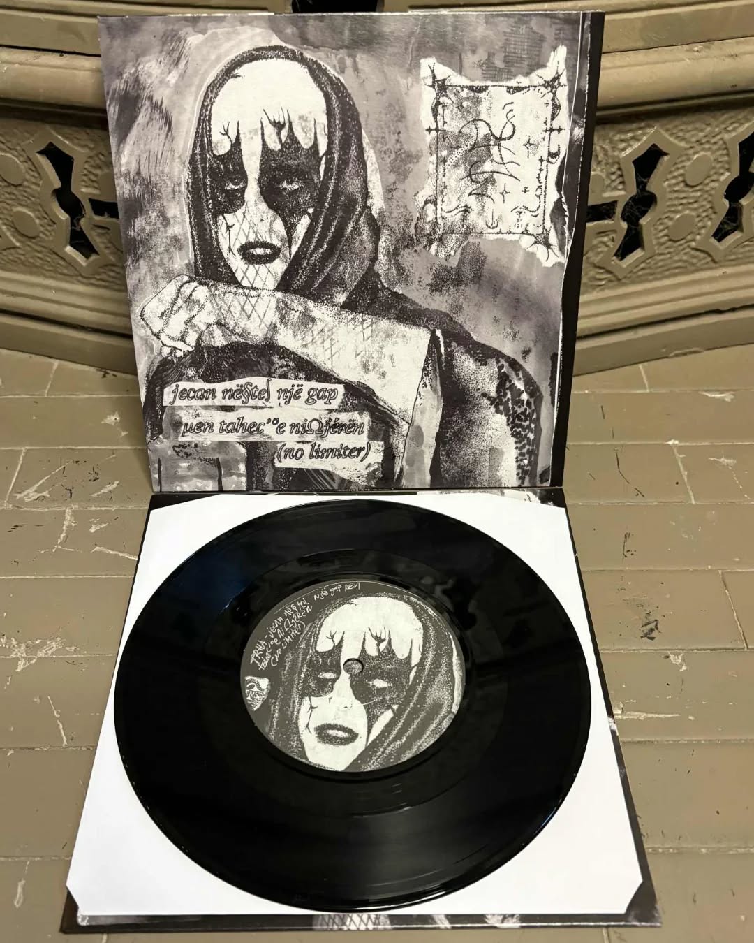 SAIDAN/TRHÄ Split 7inch Limited to 200 copies (AVAILABLE AT THE 